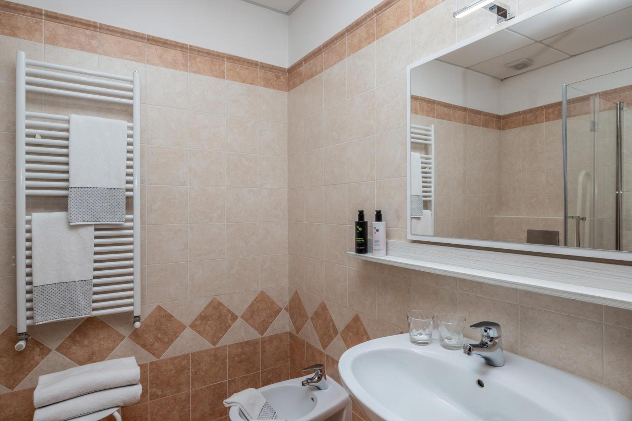 Double Room With Balcony photo 2
