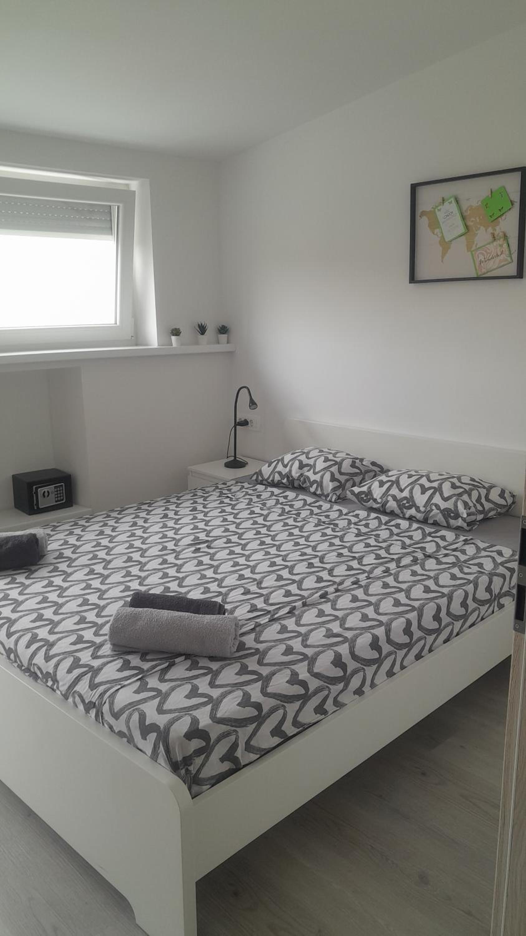 One-Bedroom Apartment - Photo 1