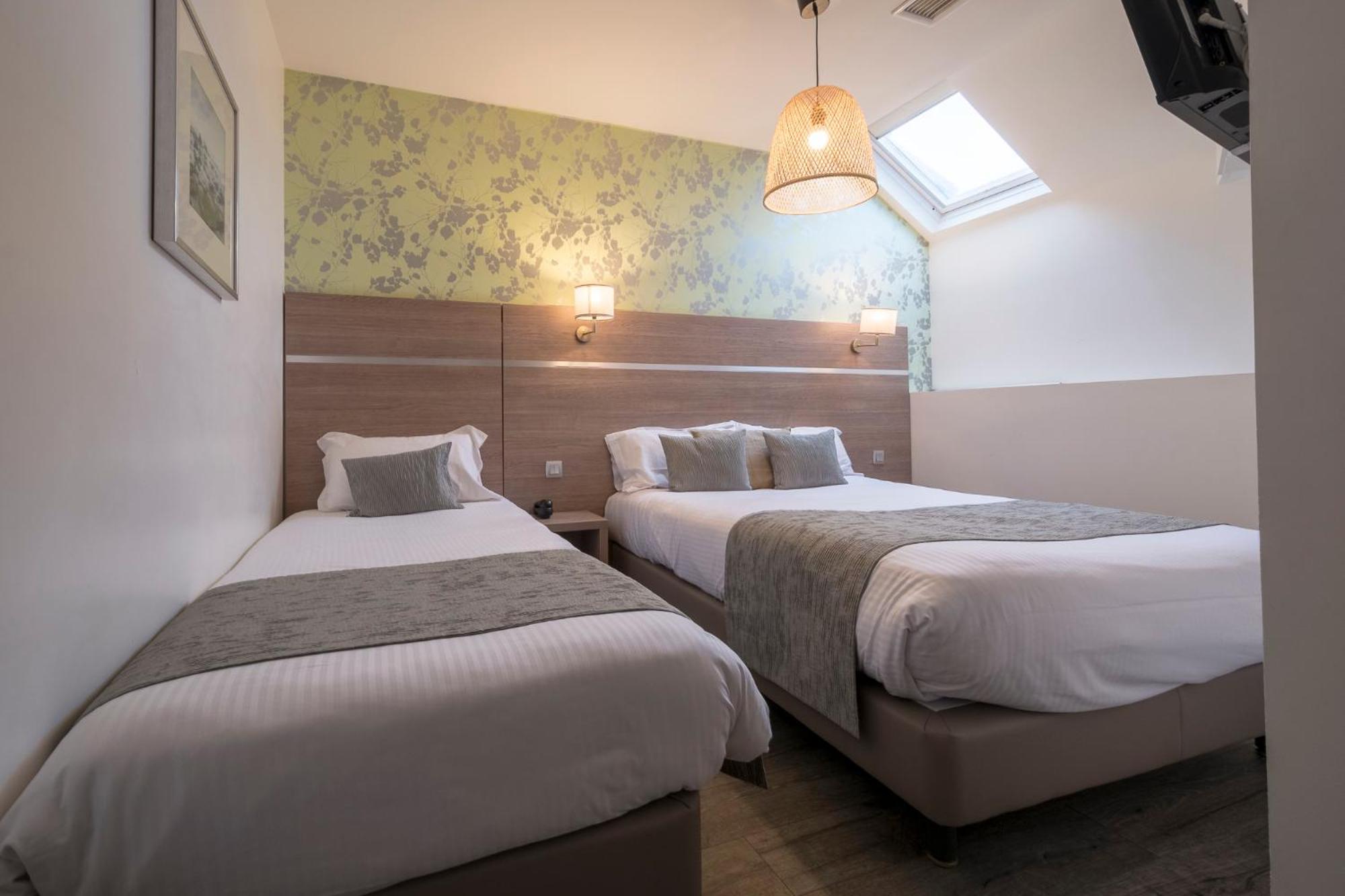 Standard Twin Room photo 2
