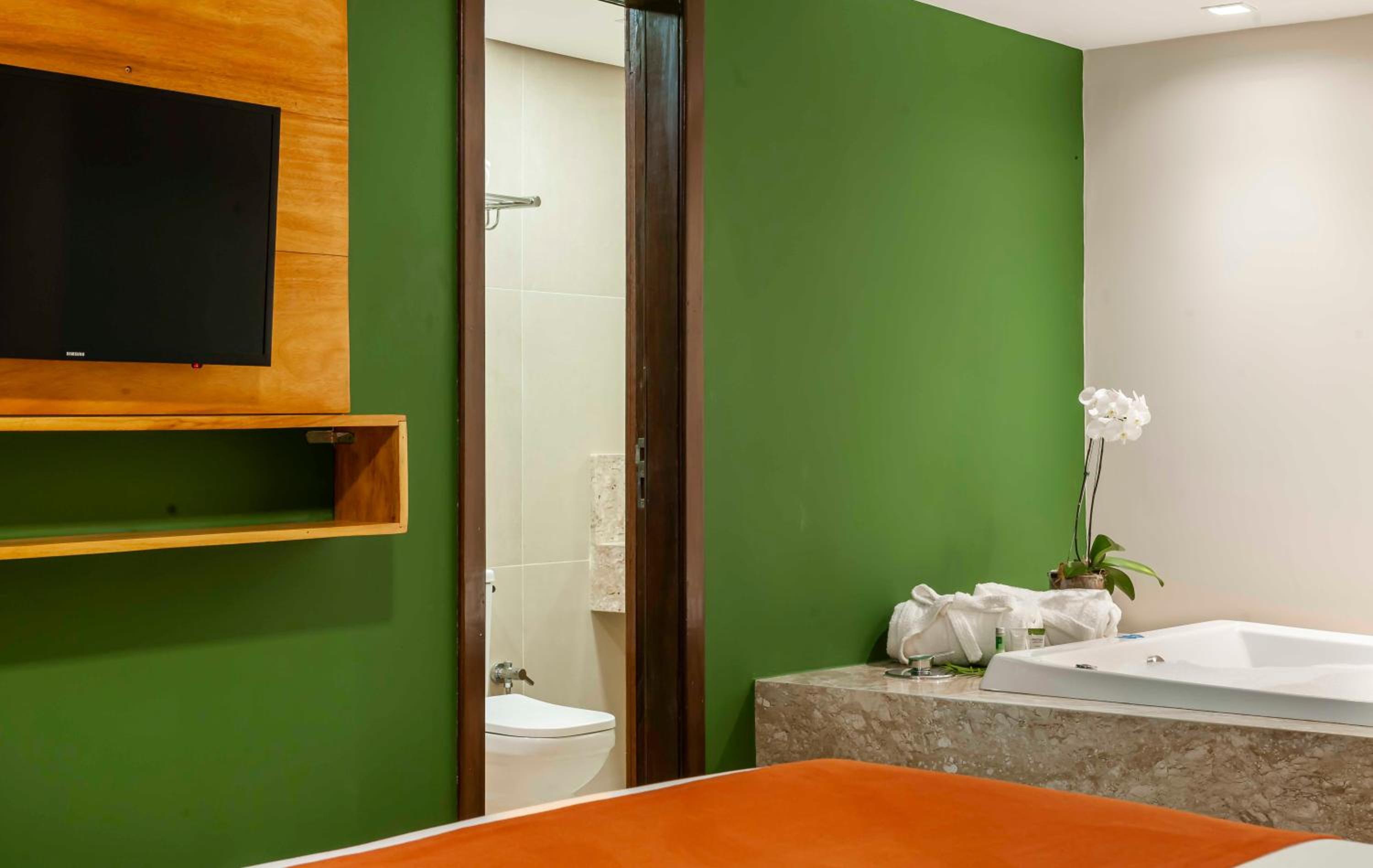 Premium Room with Spa Bath photo 2