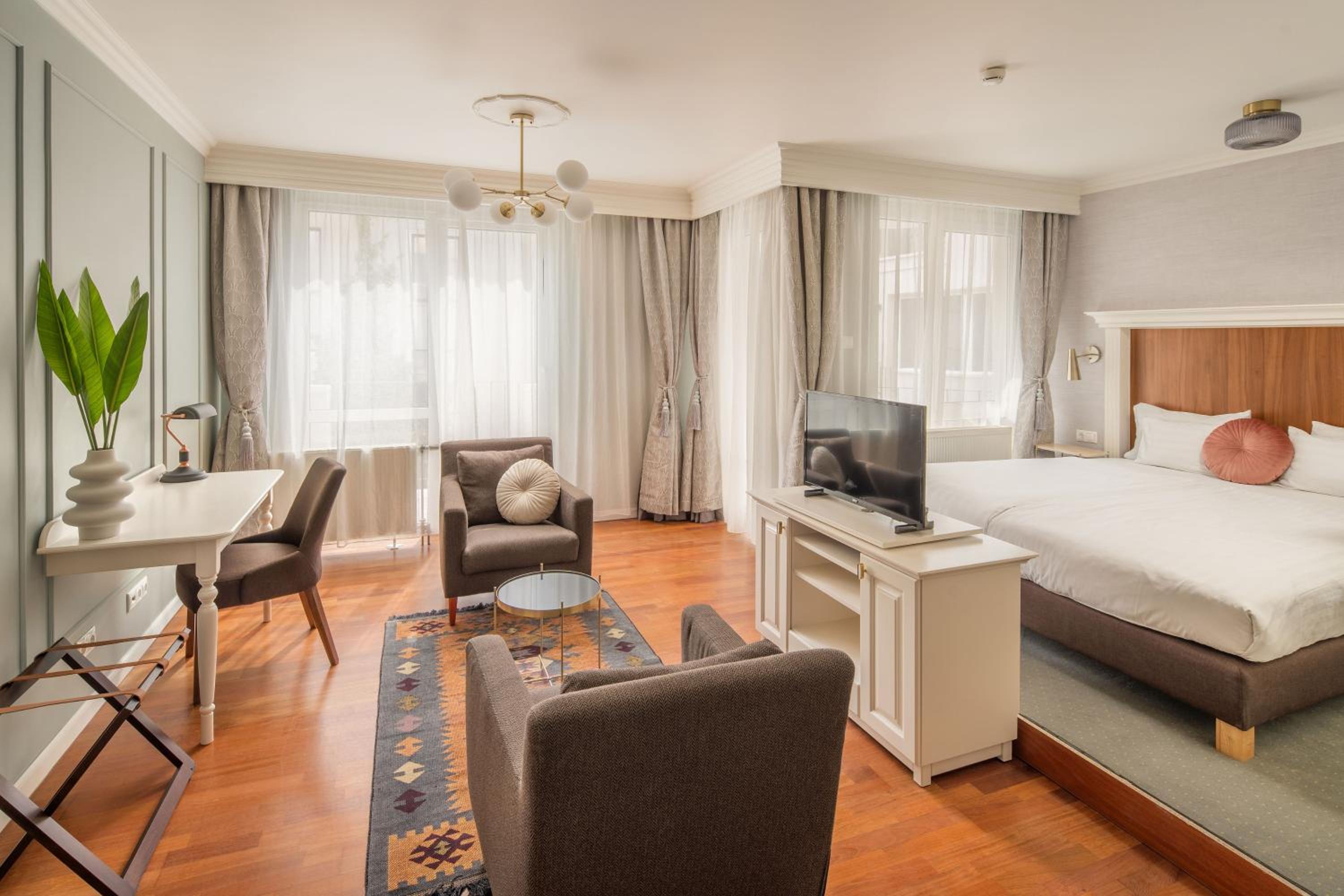 Junior Suite - Photo 13