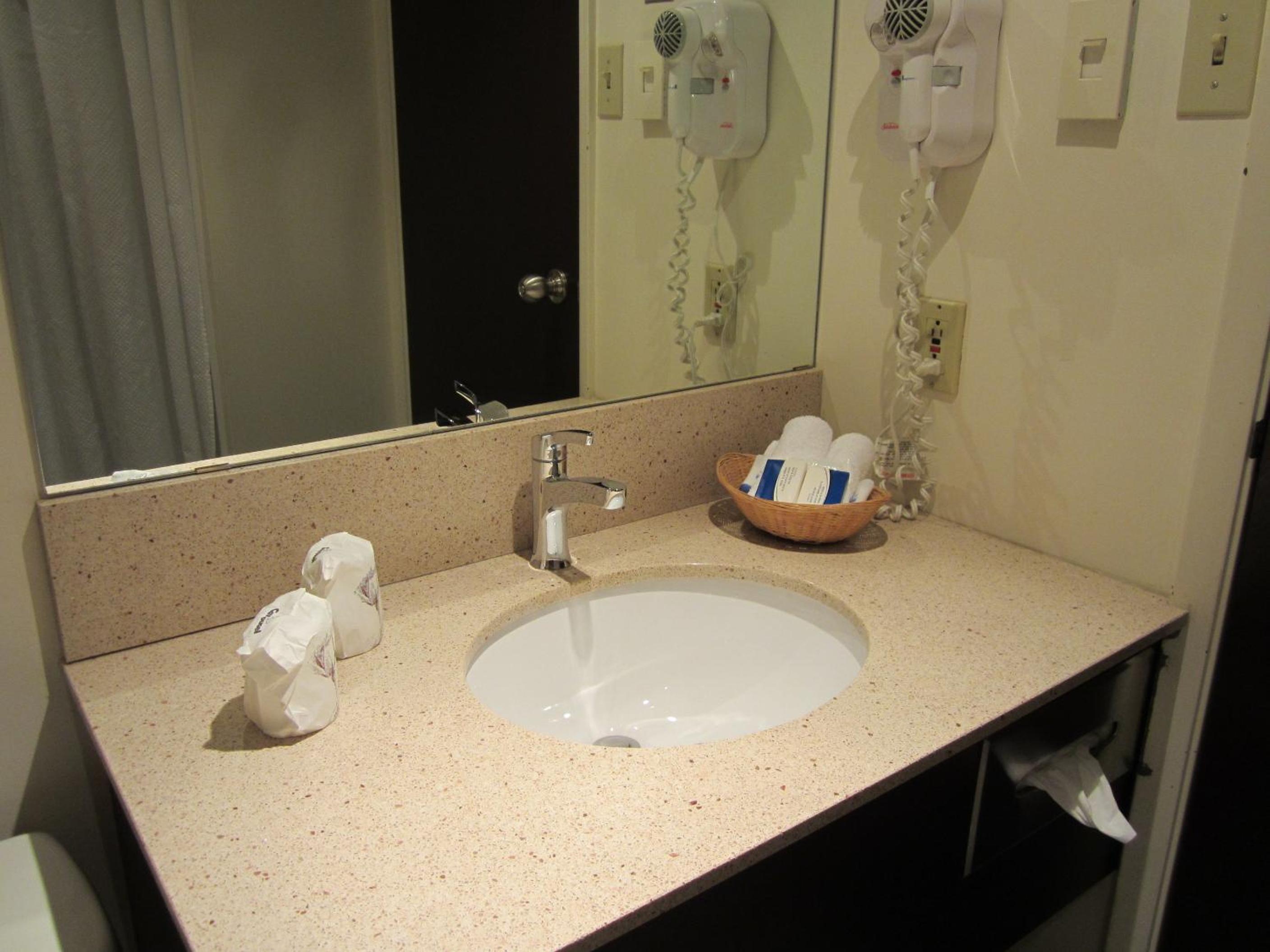 Queen Room with Spa Bath photo 3