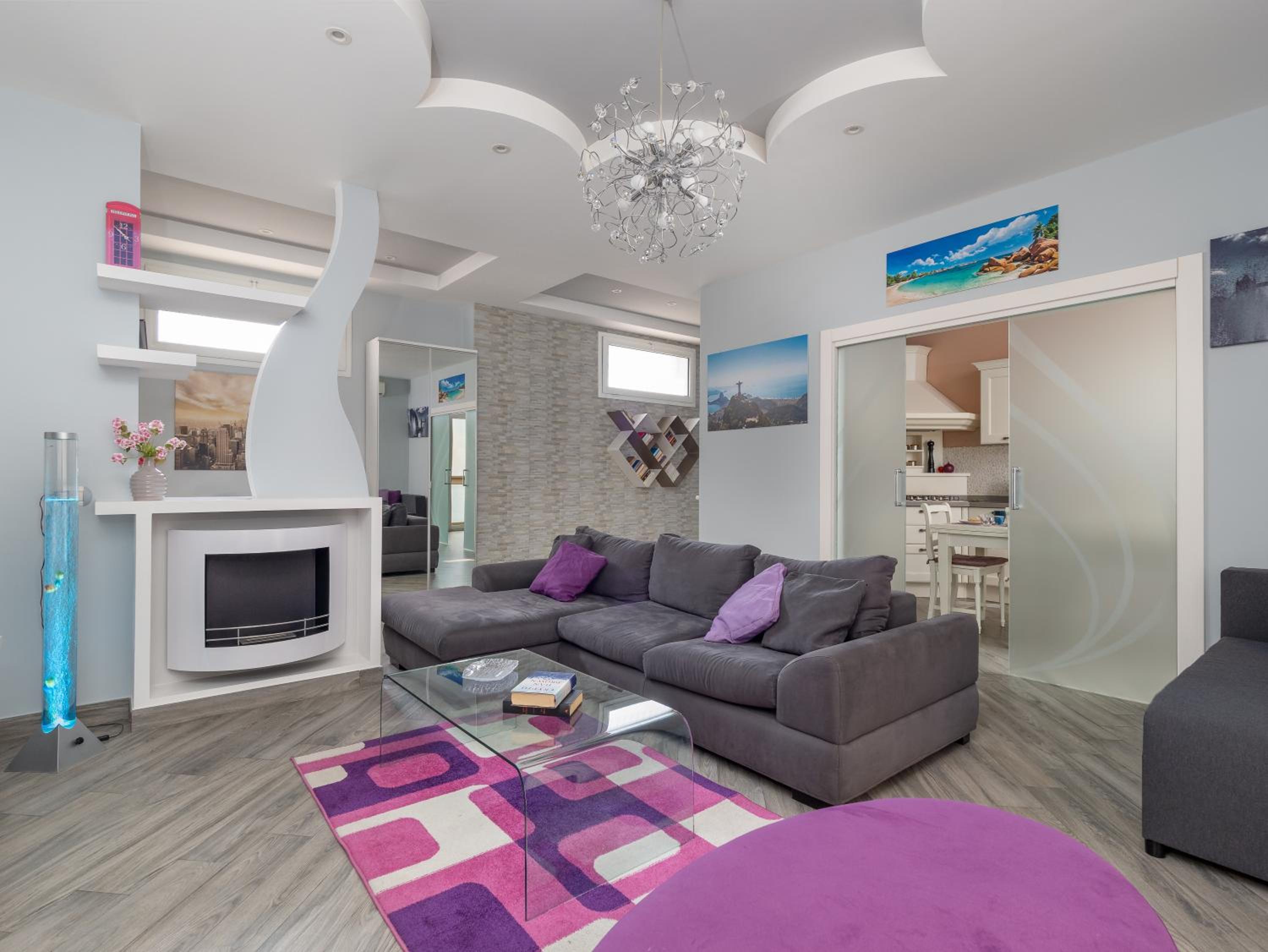 Deluxe Apartment