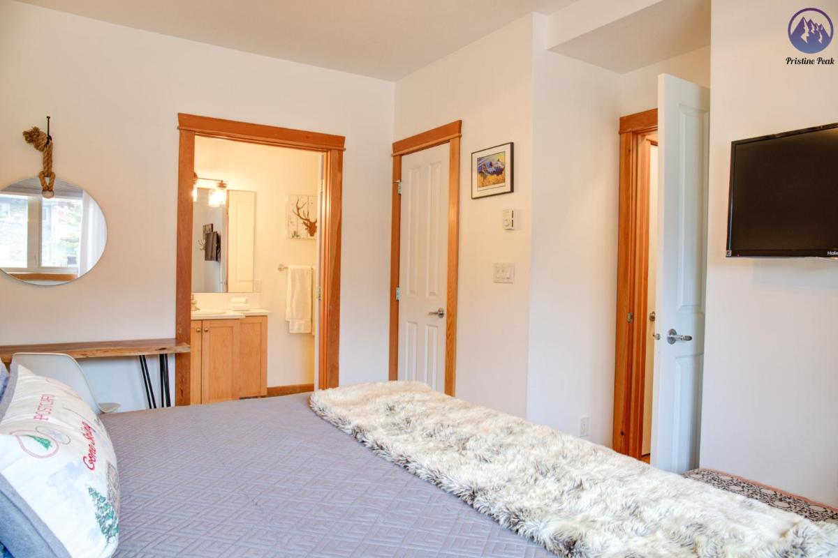 Two-Bedroom Apartment photo 2