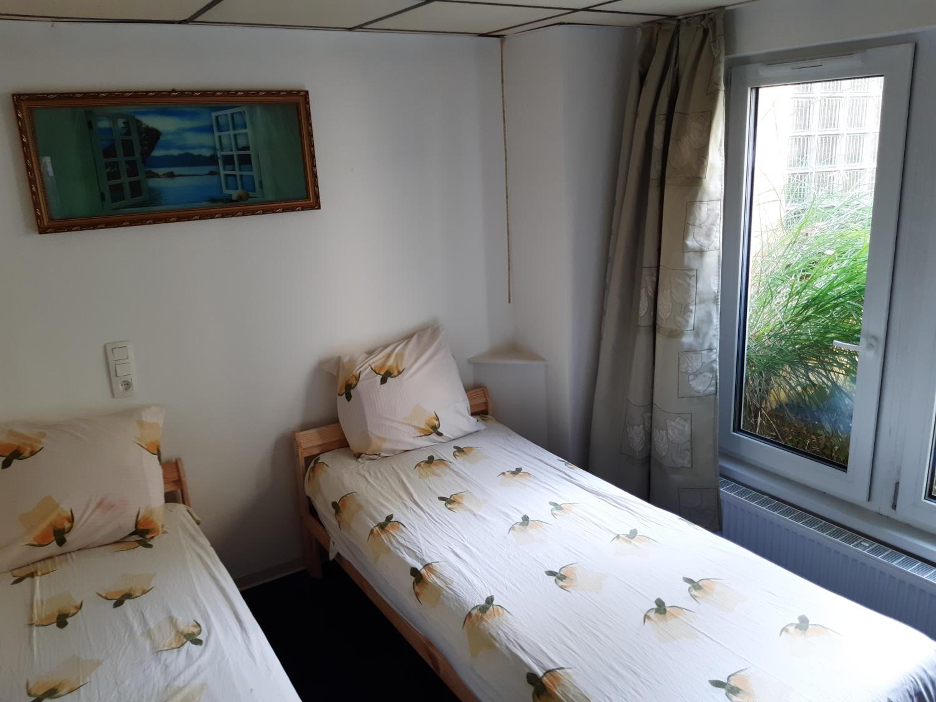One-Bedroom Apartment - Photo 15
