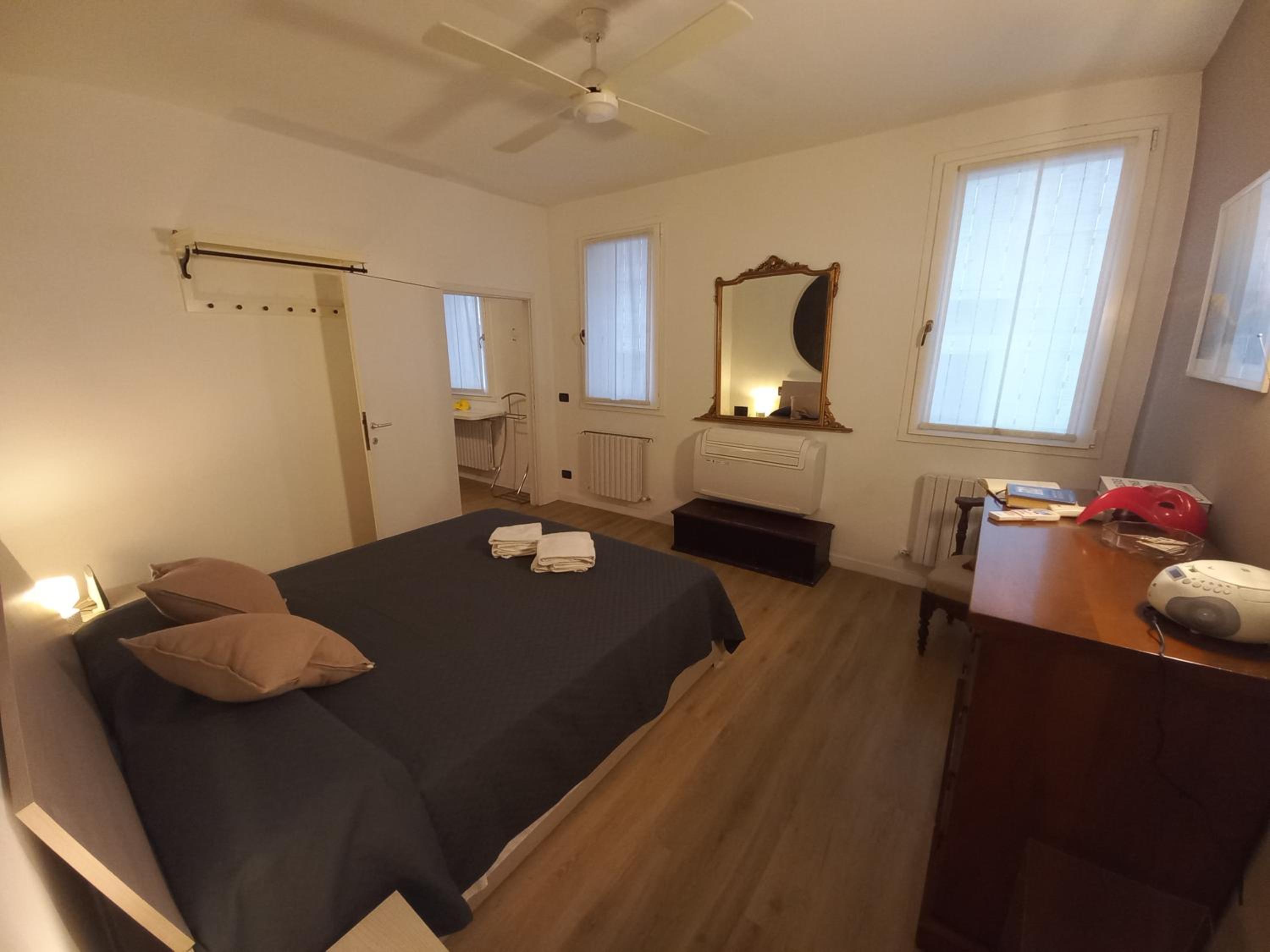 One-Bedroom Apartment photo 3