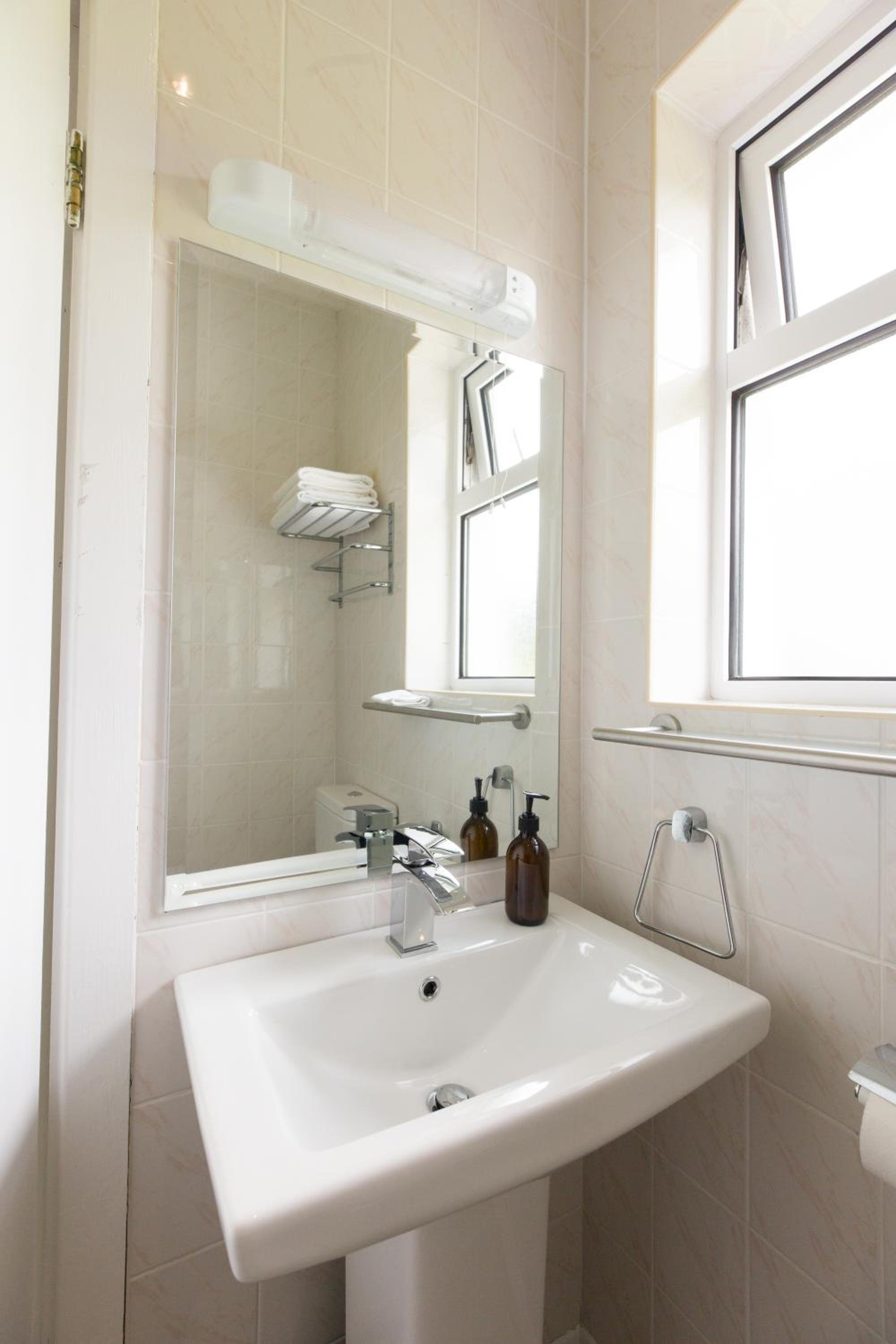 Double Room - Photo 4