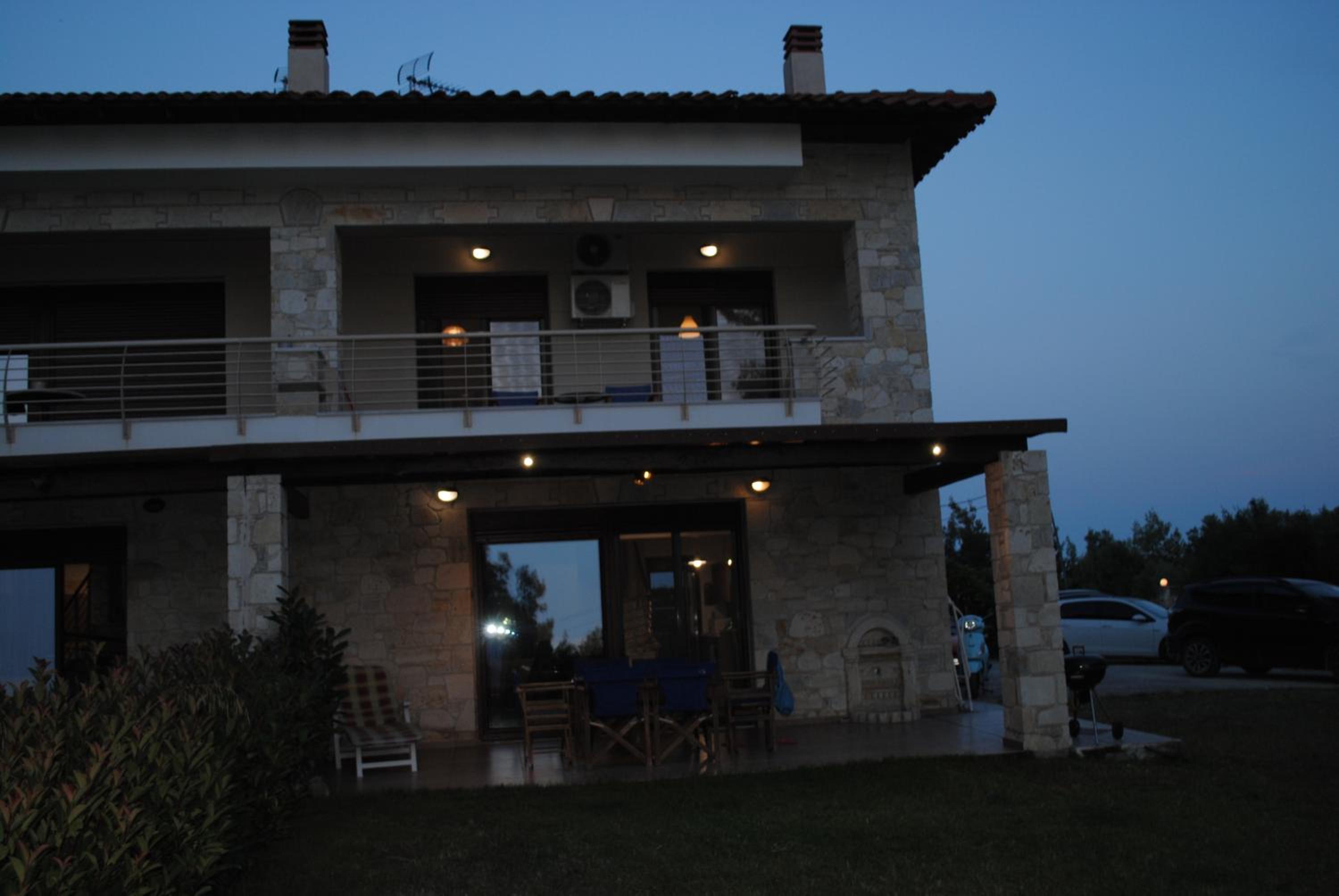 Three-Bedroom Villa photo 3