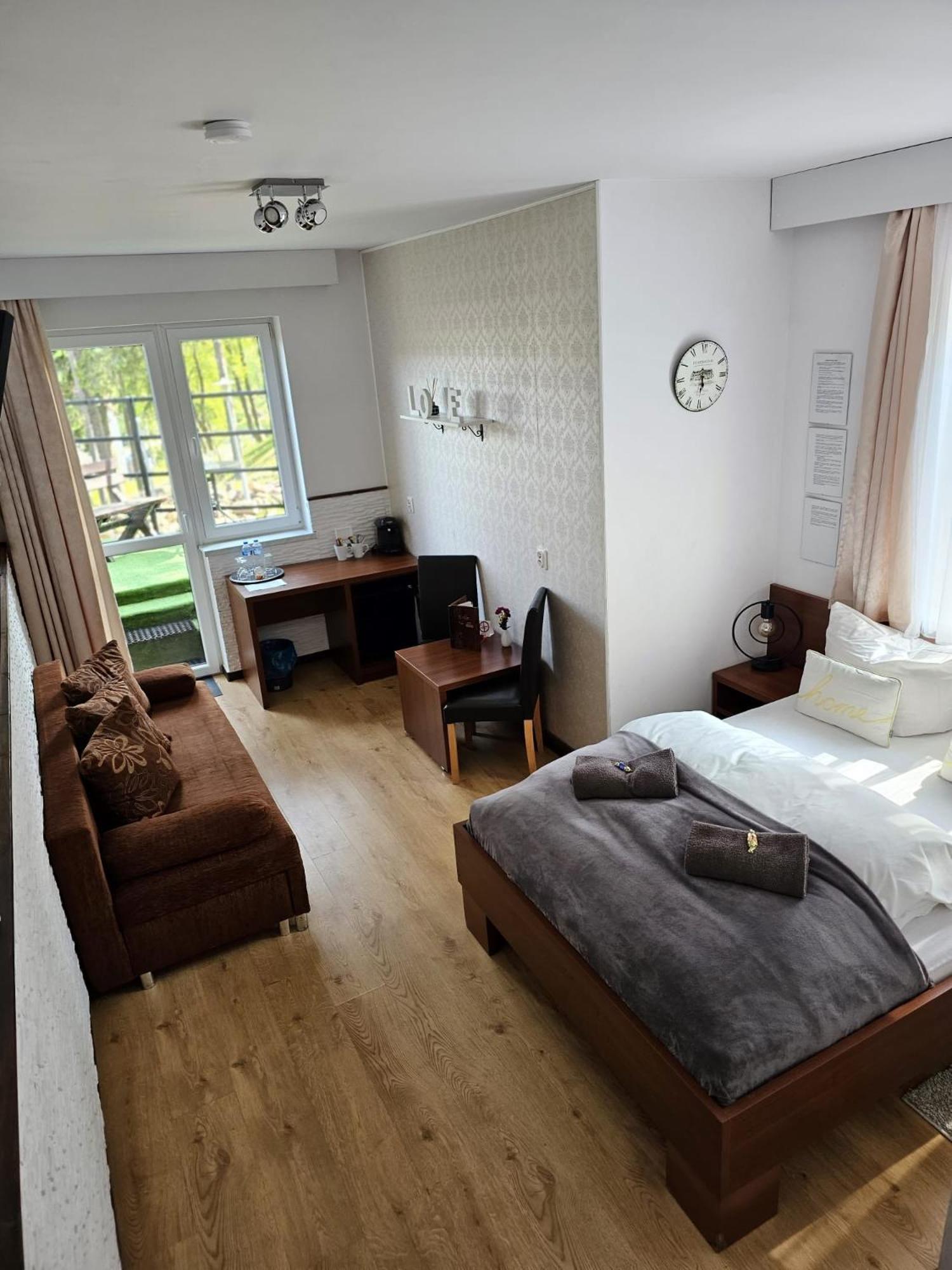 Double Room with Terrace - Photo 2
