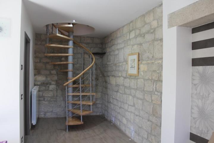 Two-Bedroom House - Photo 22