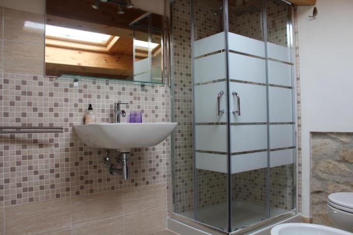 Two-Bedroom House - Photo 13