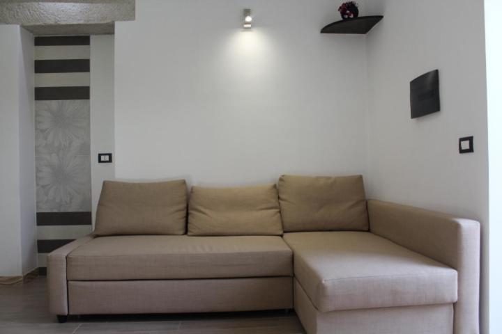 Two-Bedroom House - Photo 3