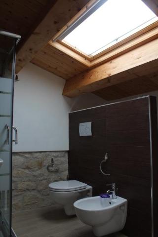 Two-Bedroom House - Photo 4