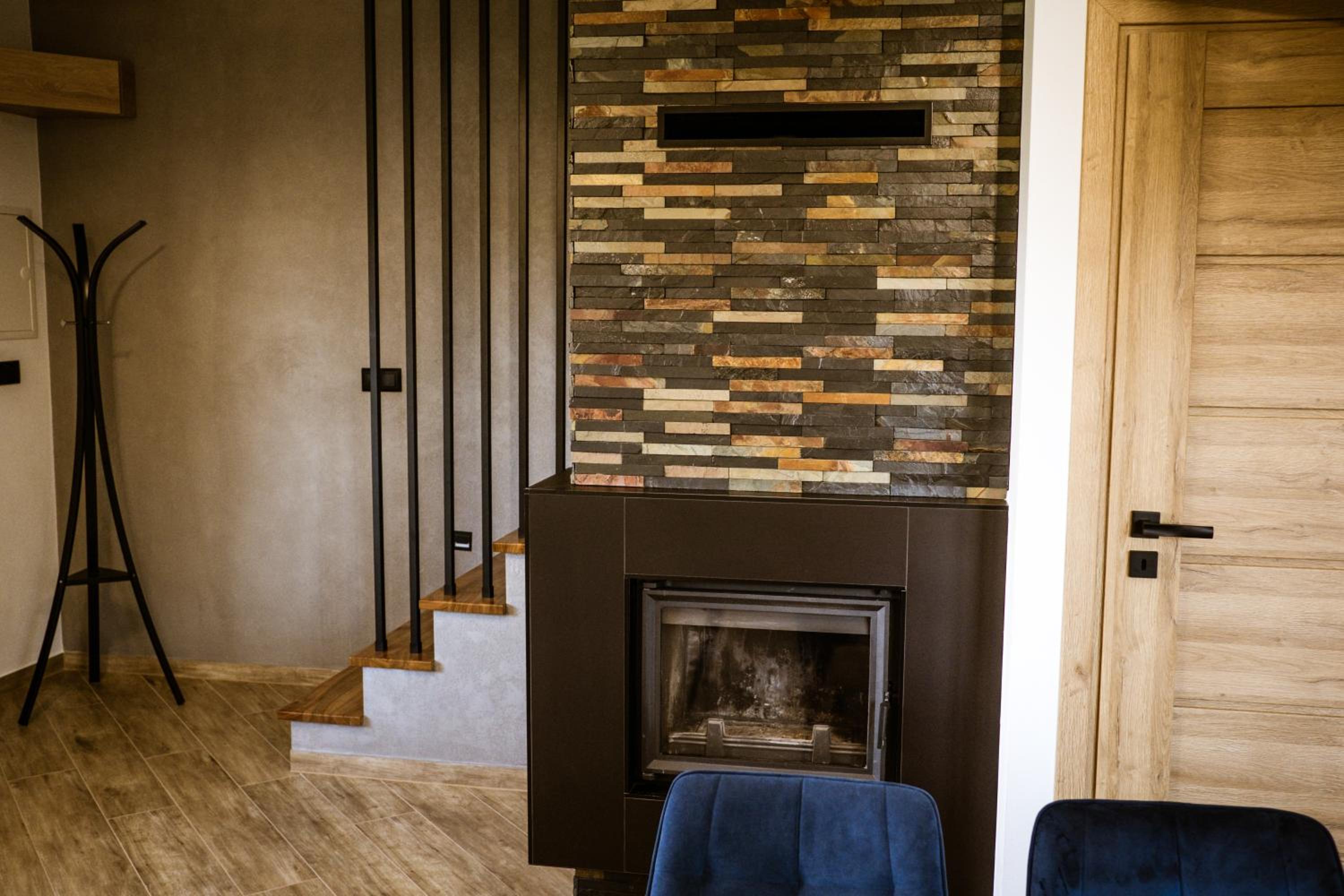 Three-Bedroom House photo 3
