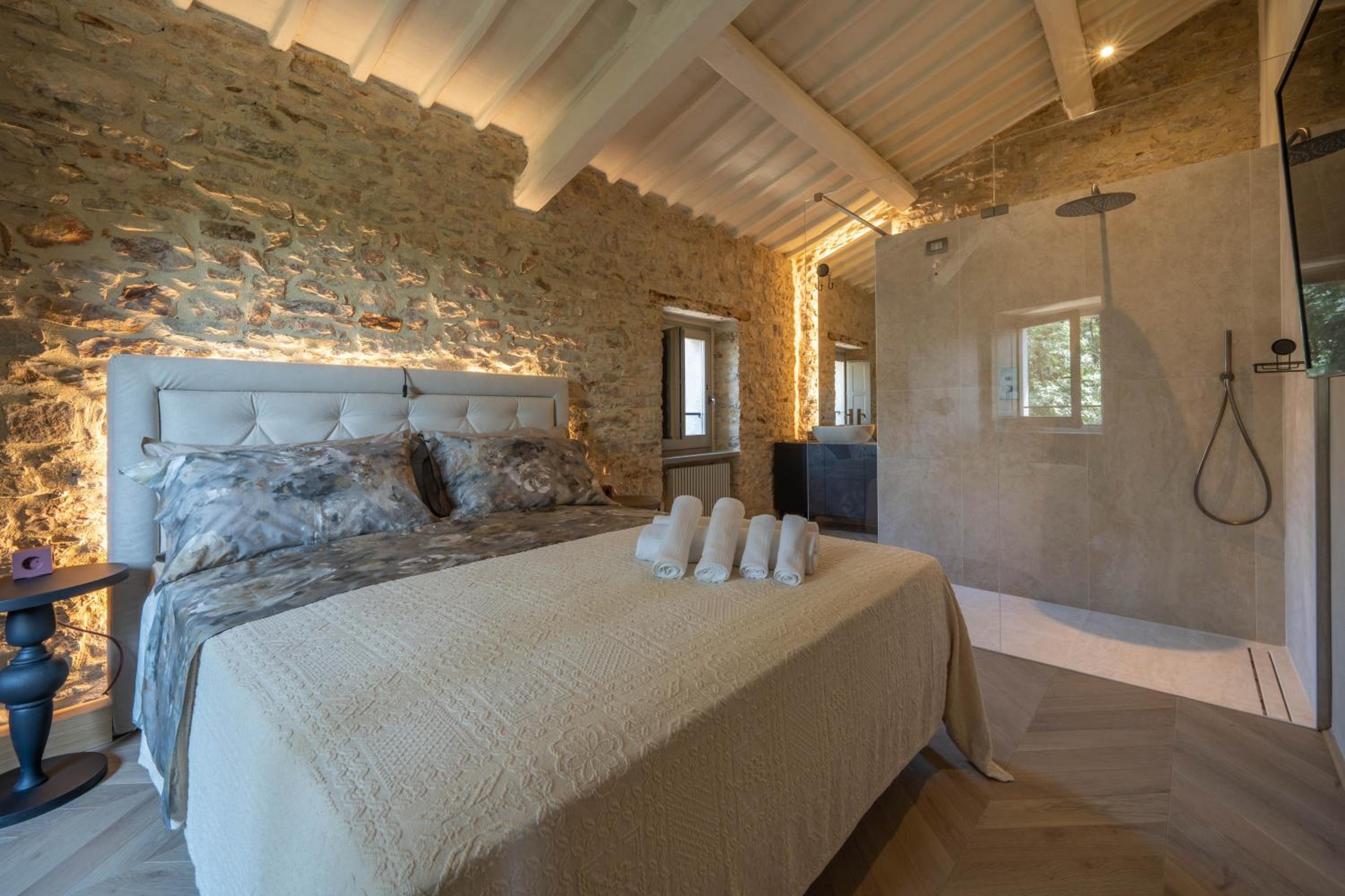 Executive Suite - Photo 1