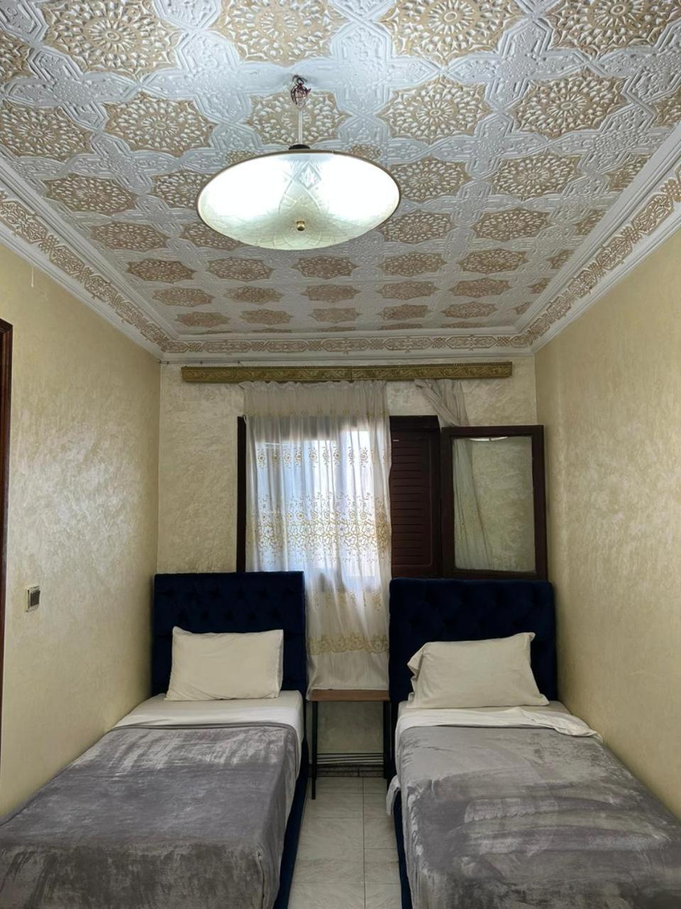 Double or Twin Room with Private Bathroom - Photo 2