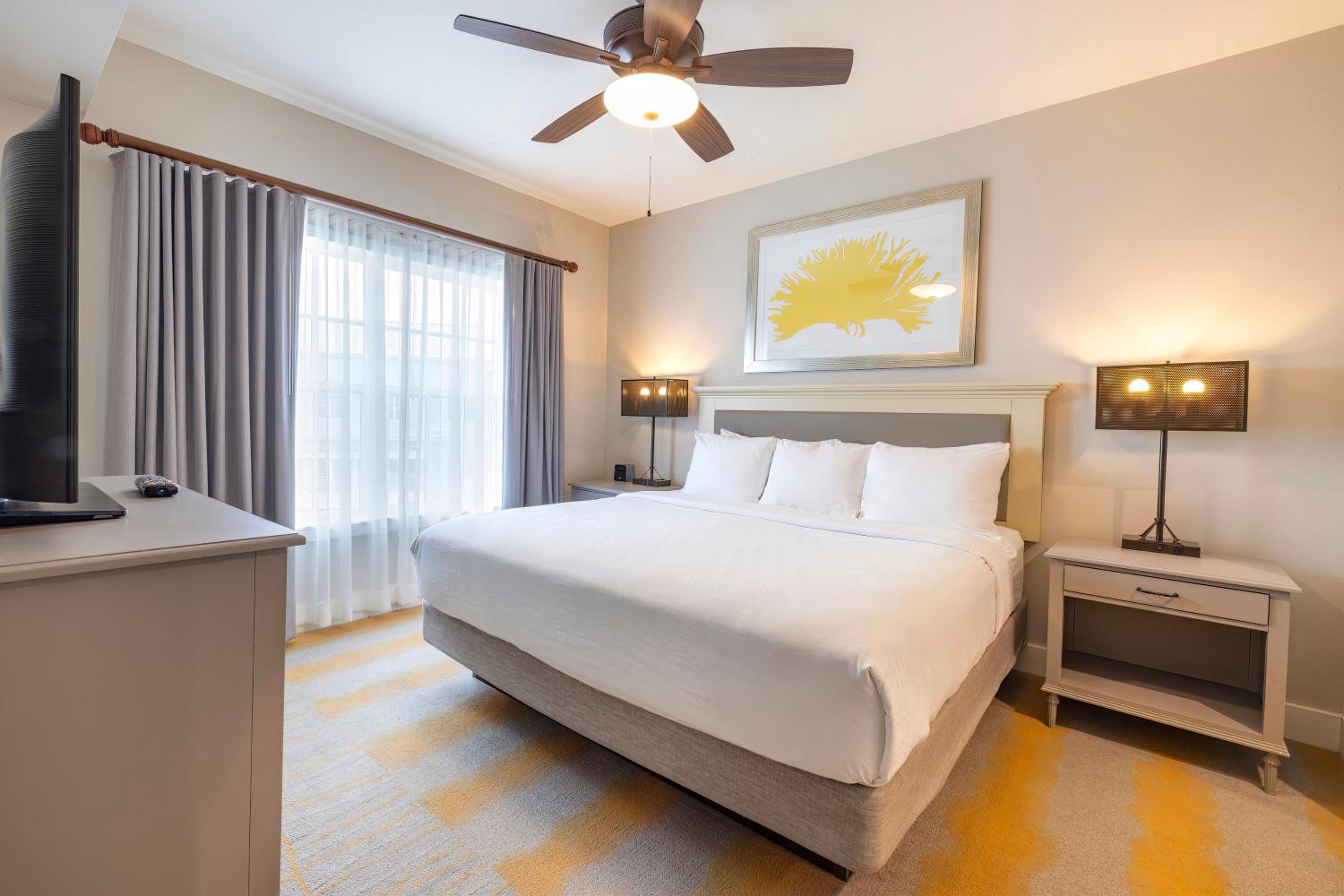 Deluxe King Suite