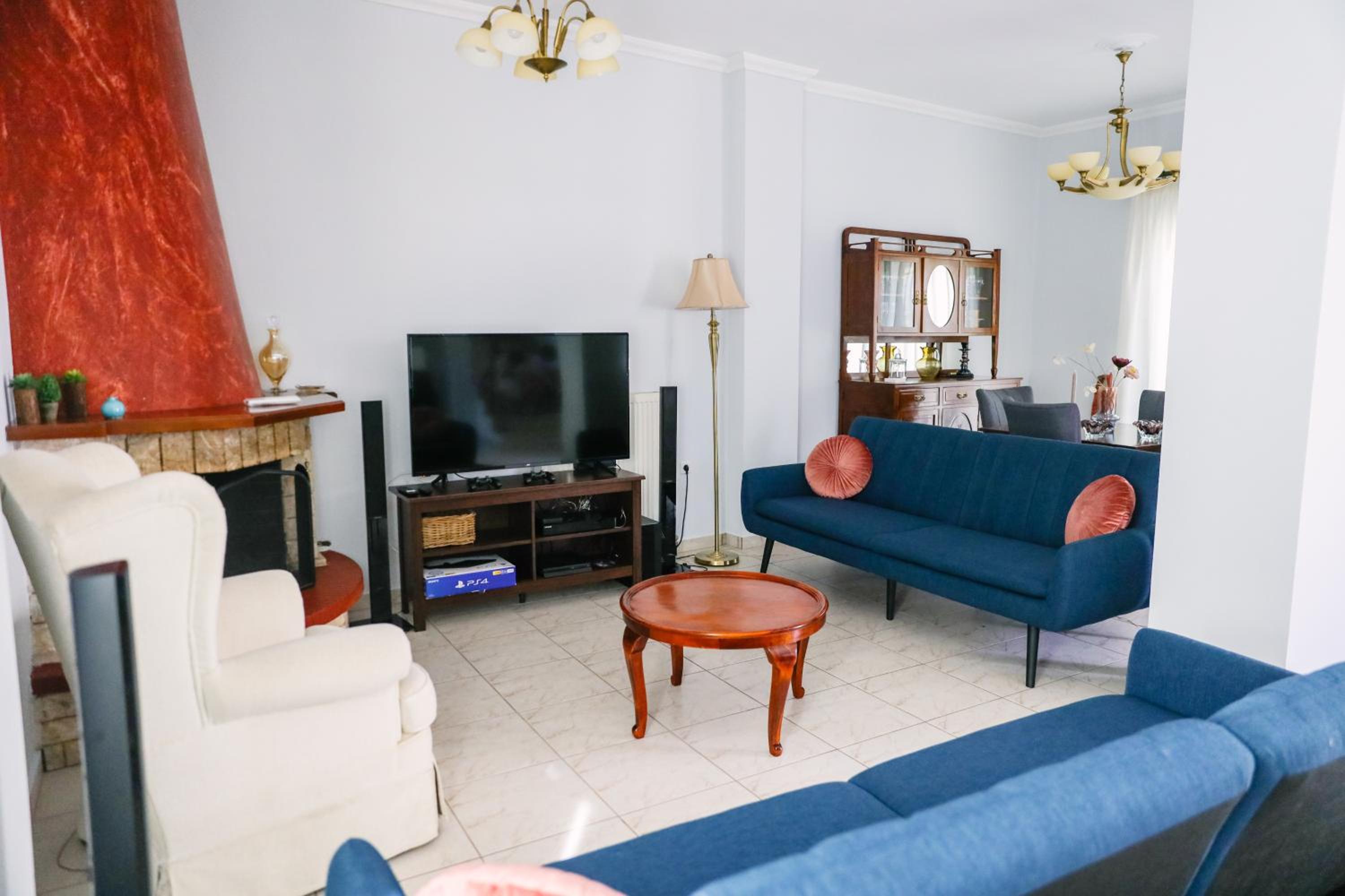 Three-Bedroom House photo 1