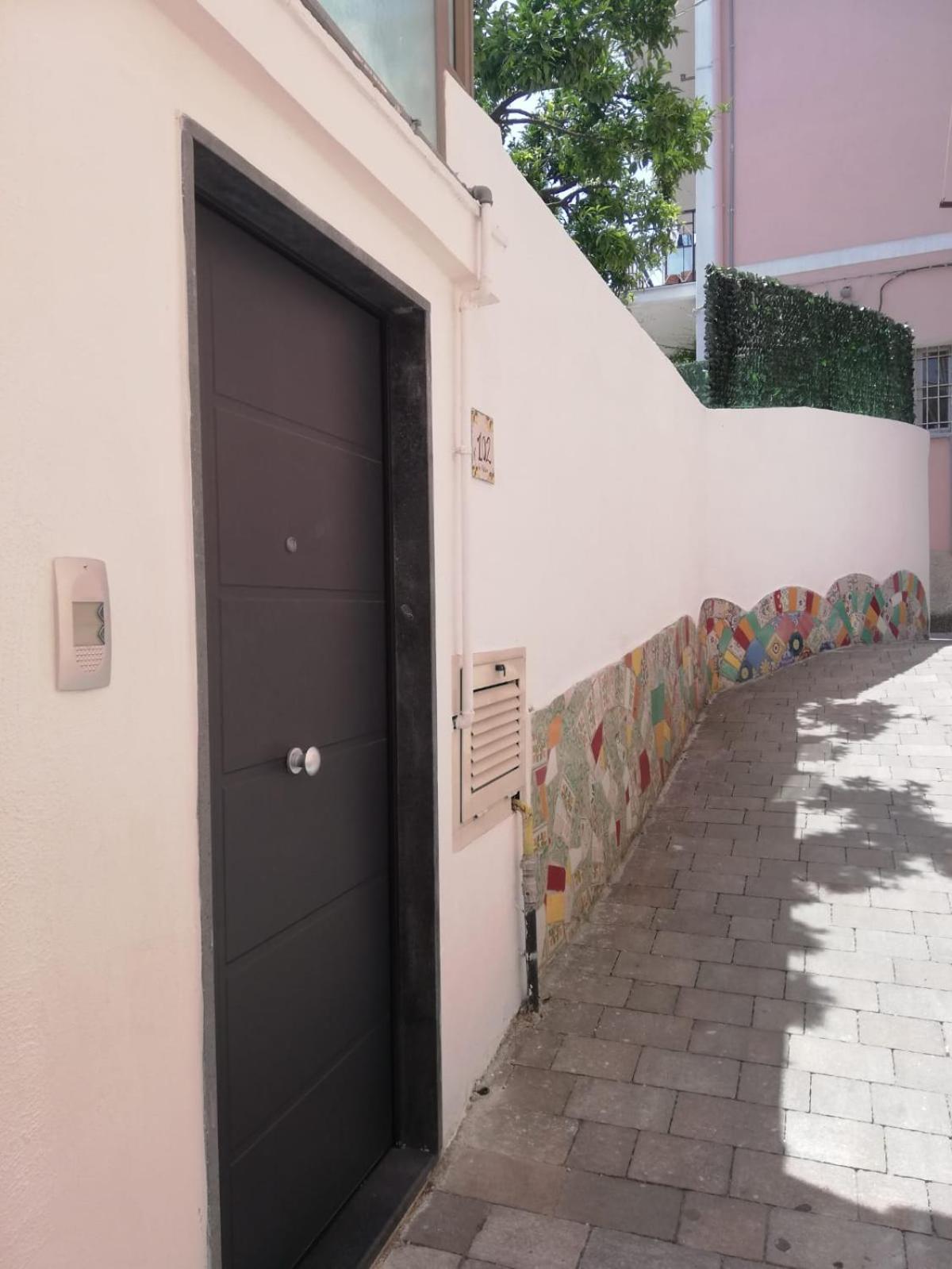Two-Bedroom House - Photo 15