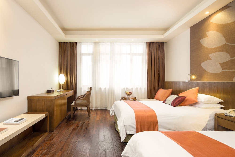 Deluxe Twin Room (Mainland China Domestic Guests Only) photo 1