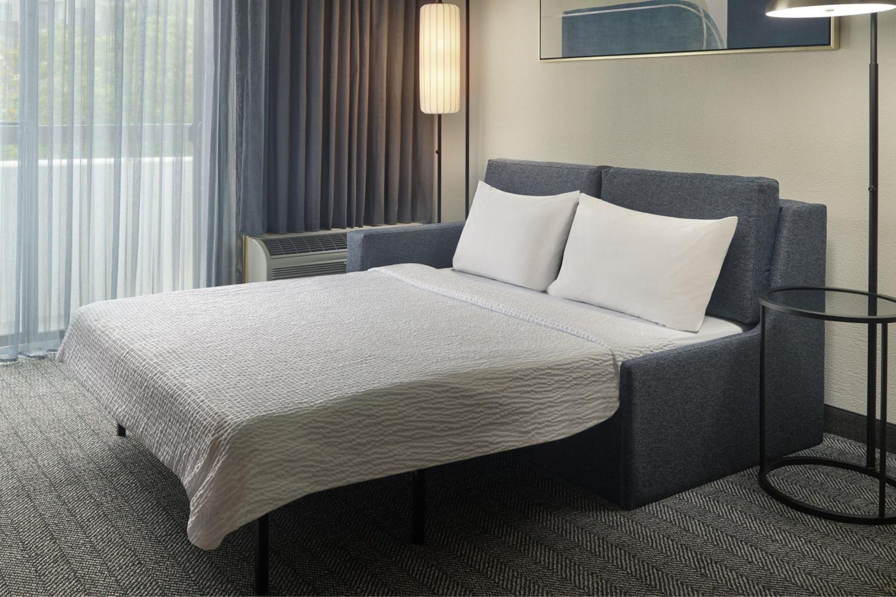 Guest Room, 1 King - Photo 2