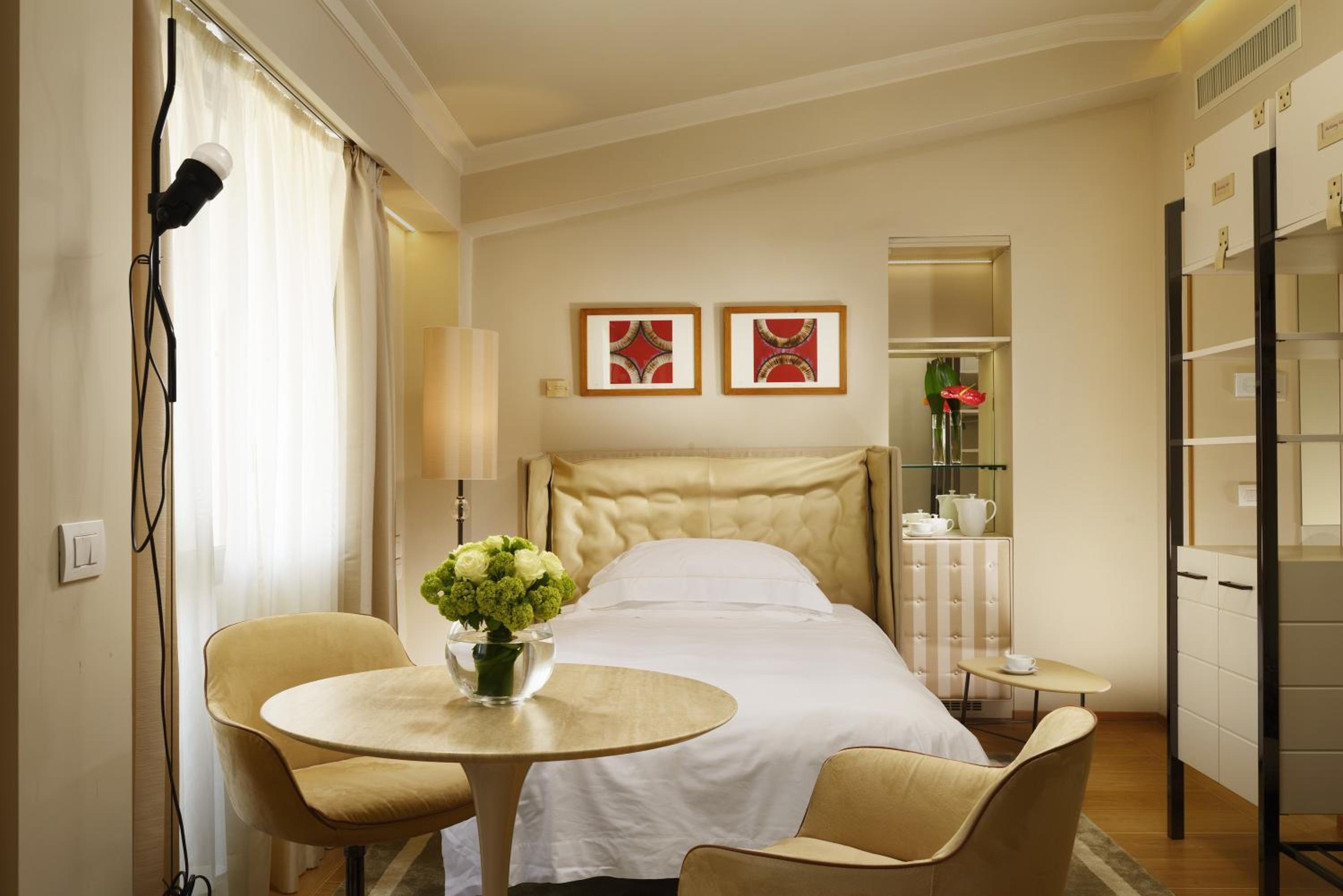 Deluxe Junior Suite - Photo 12
