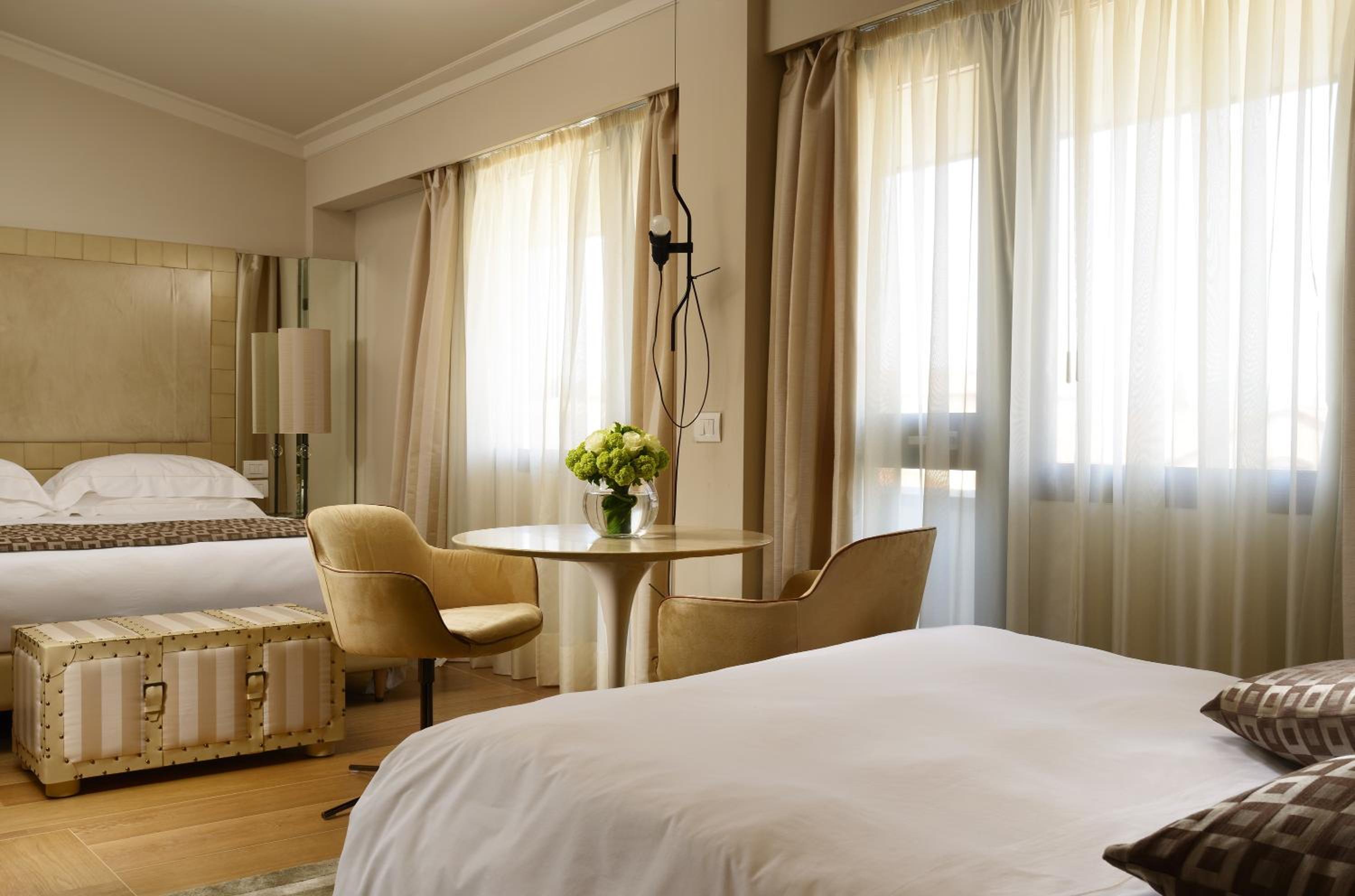 Deluxe Junior Suite - Photo 10
