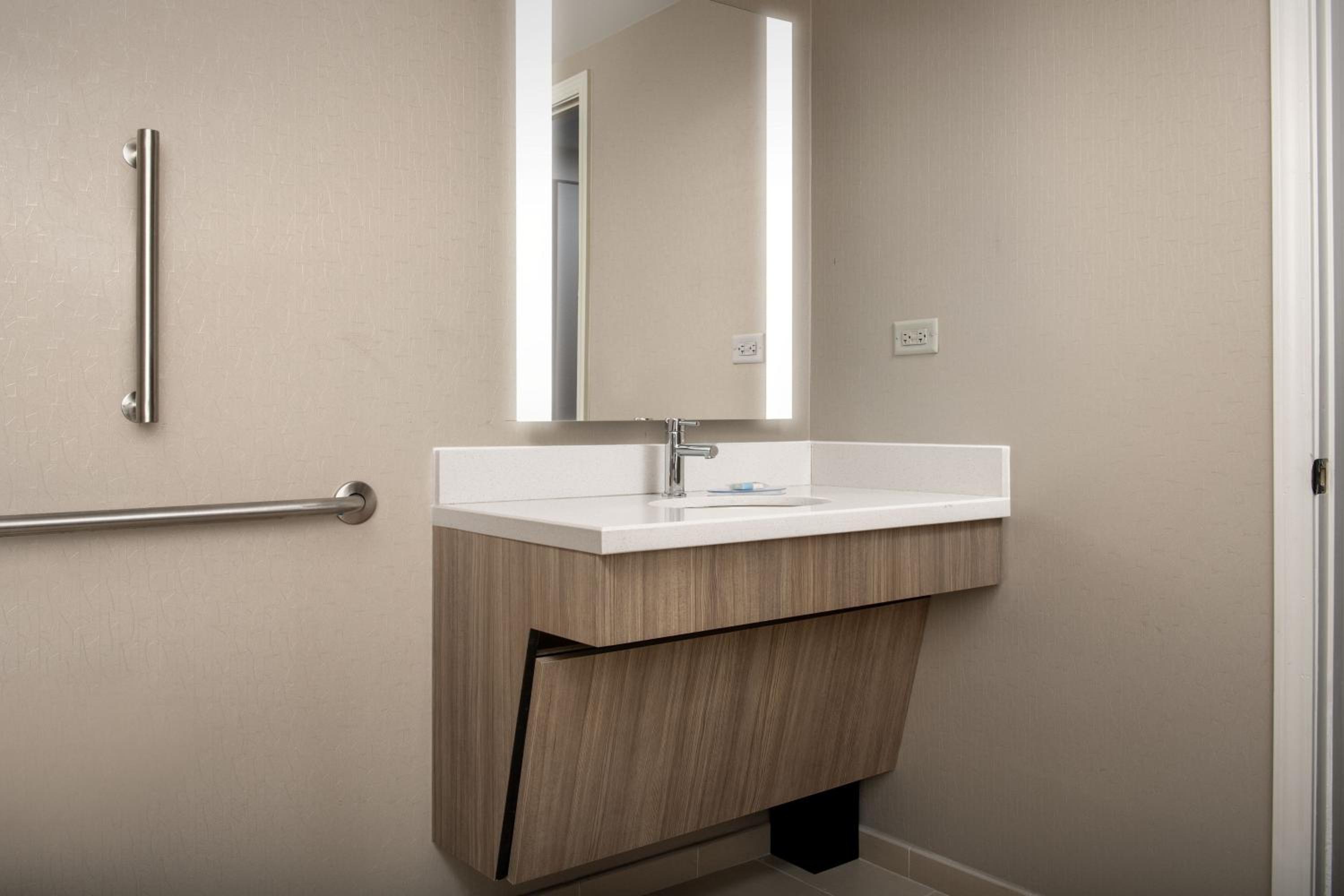 Double Suite with Sofa Bed - Photo 8