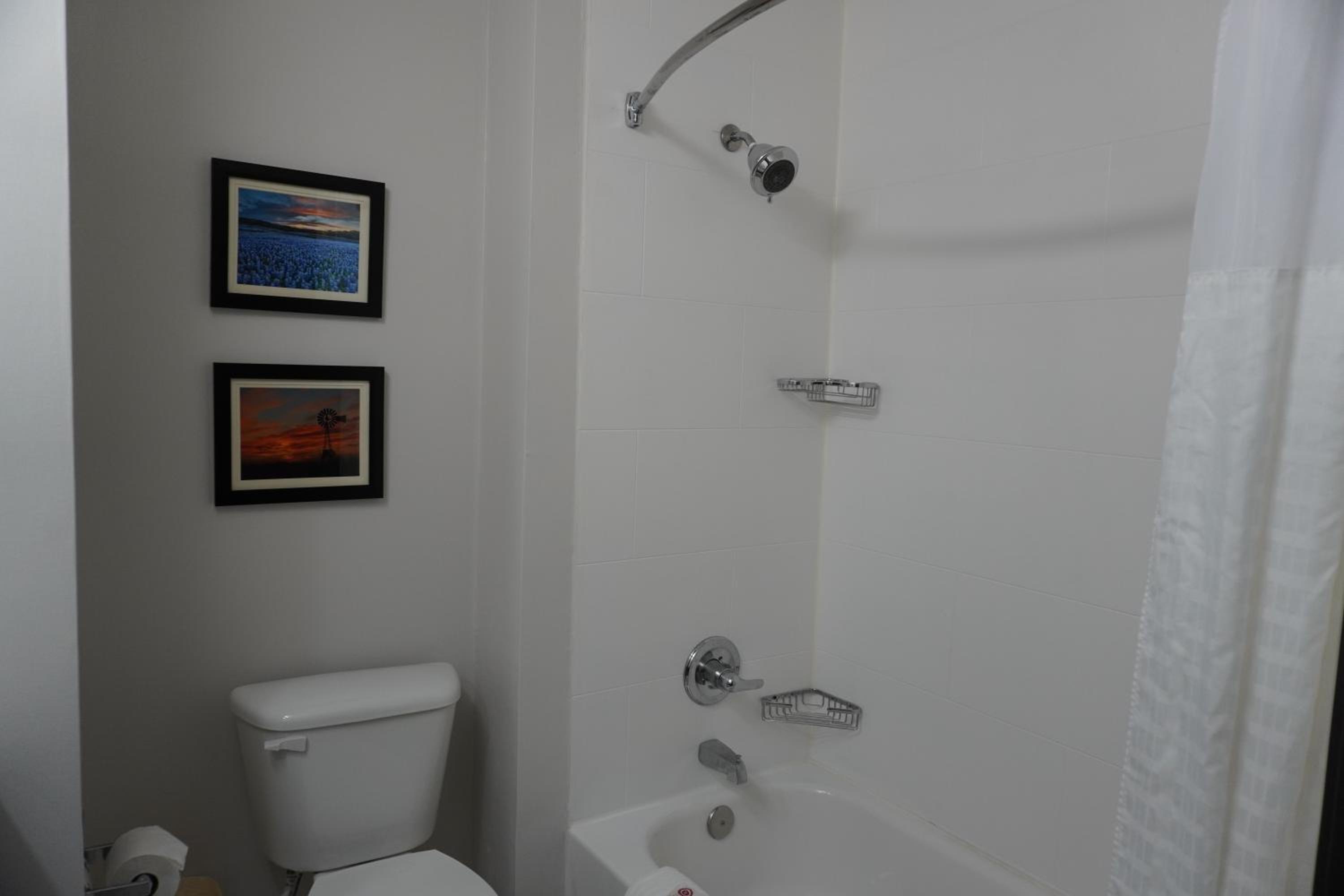 King Suite - Non-Smoking - Photo 13