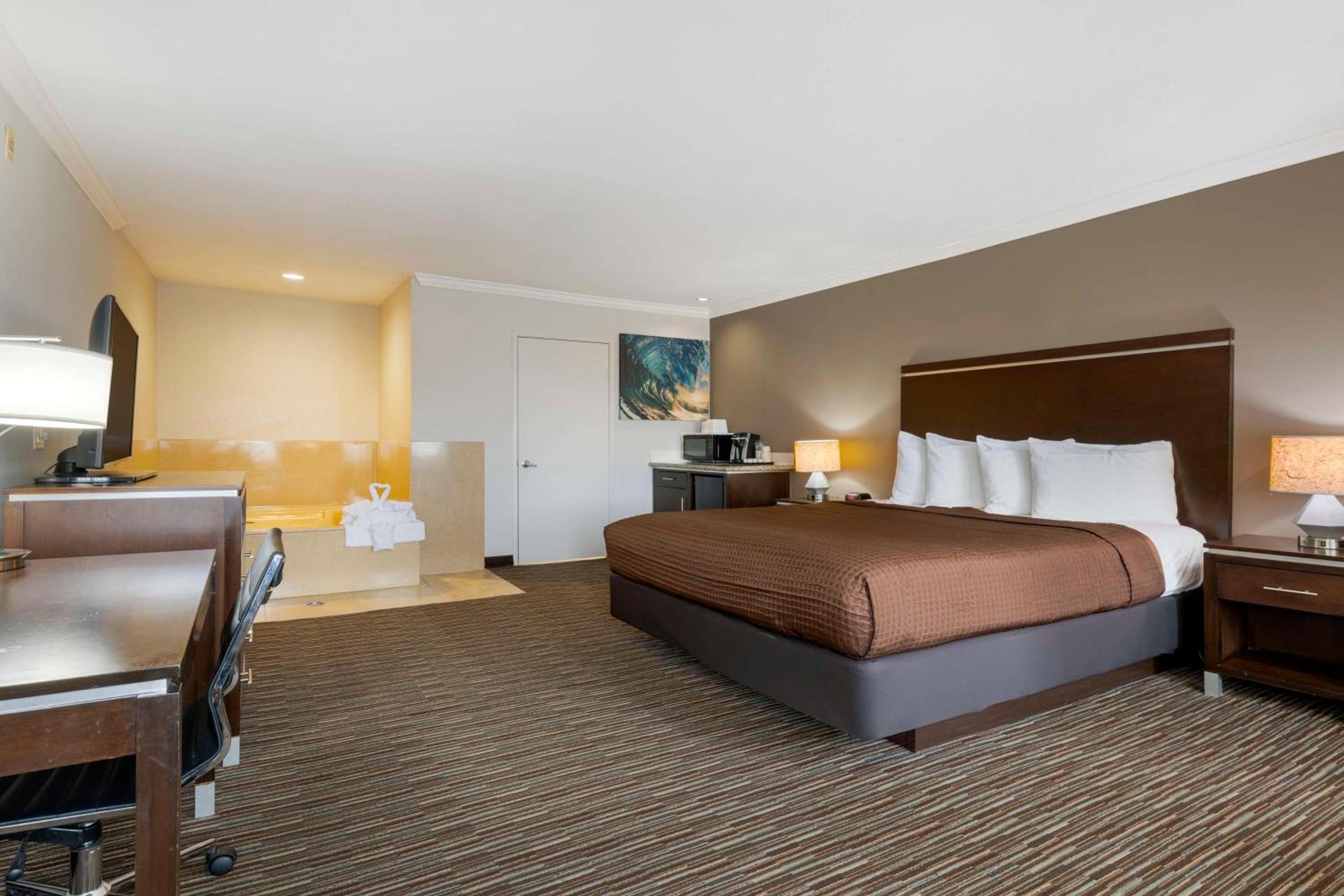 King Room with Whirlpool - Non-Smoking - Photo 2