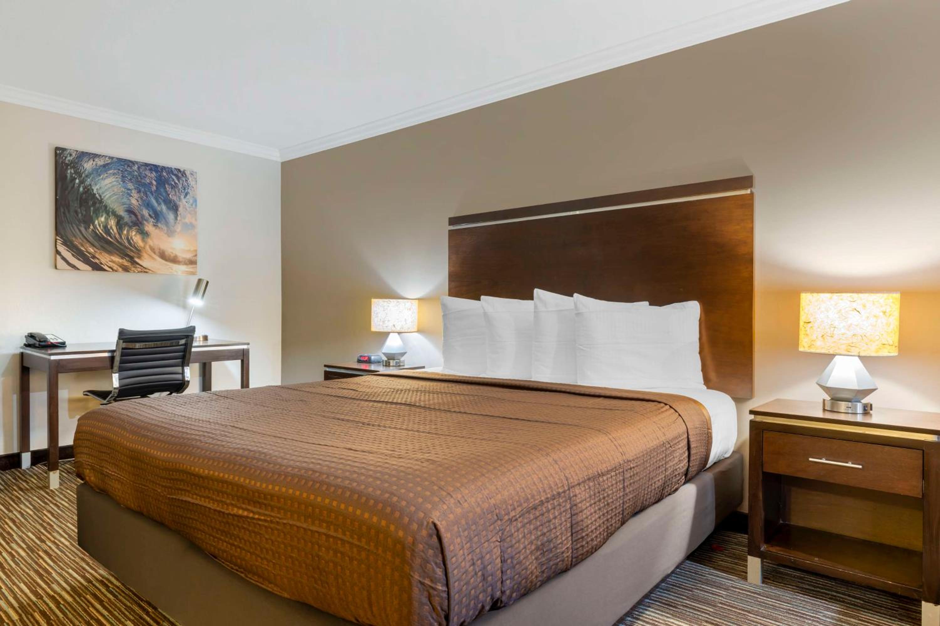 King Room with Whirlpool - Non-Smoking - Photo 6