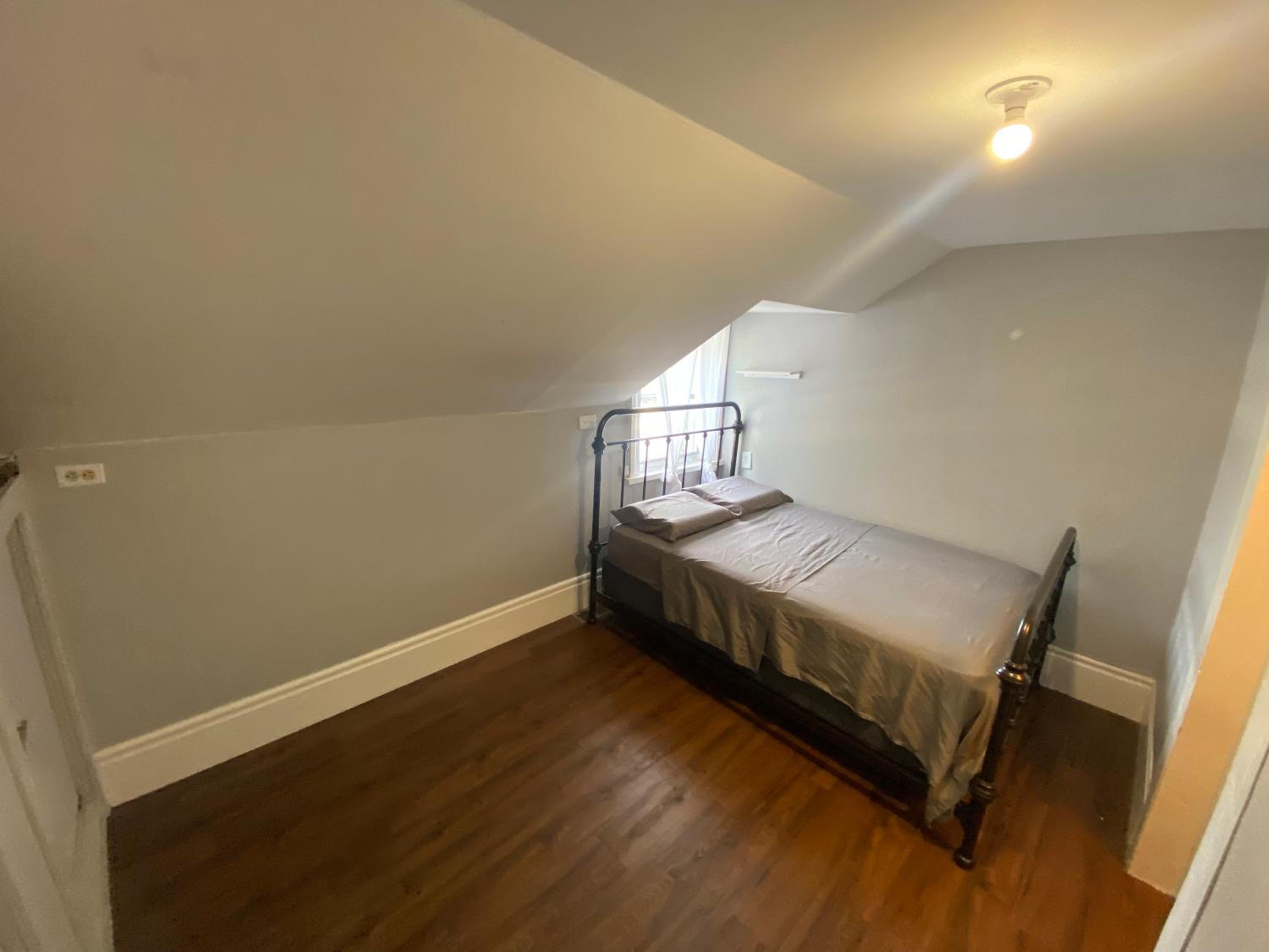 Three-Bedroom Apartment photo 2