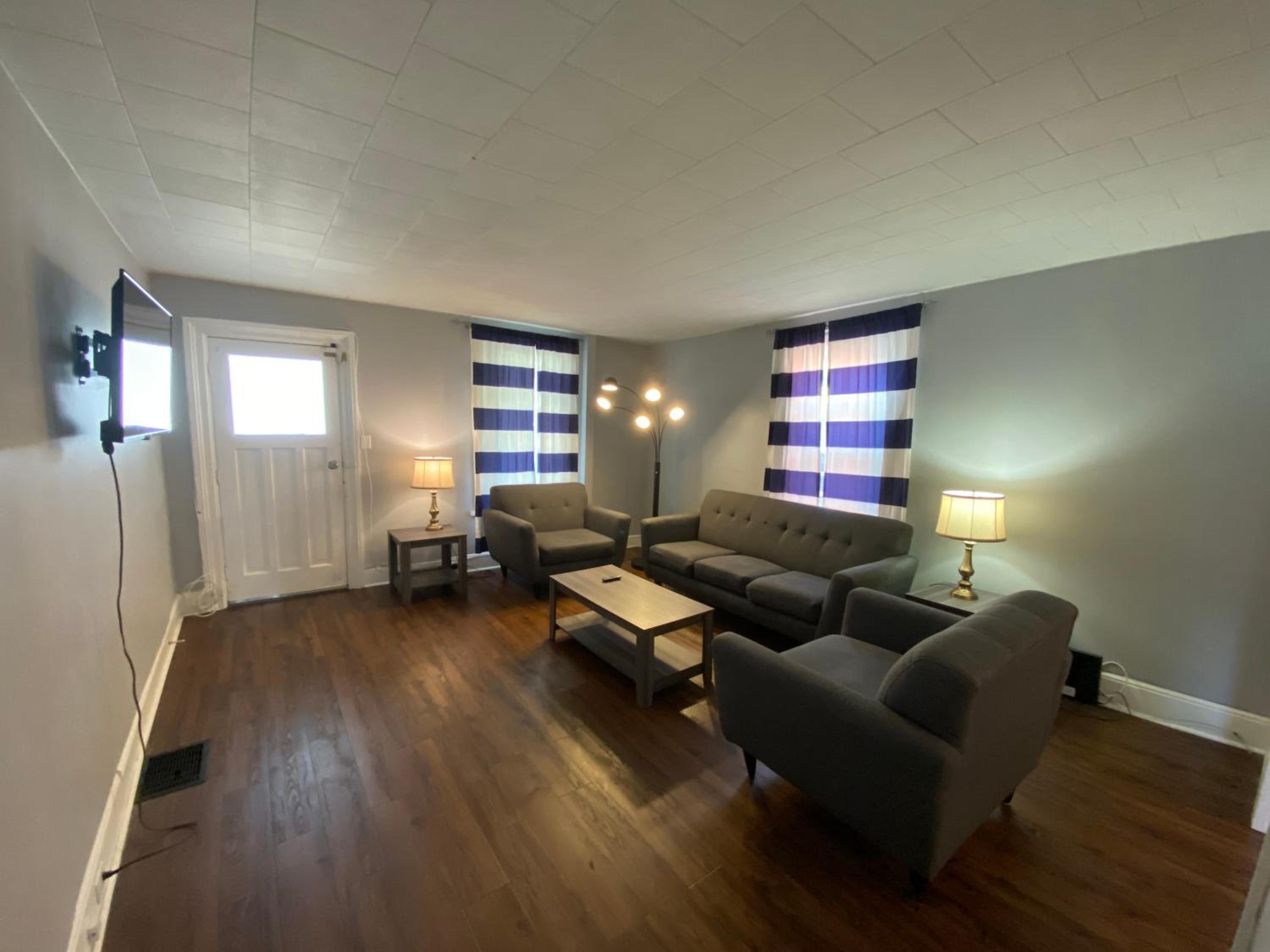Three-Bedroom Apartment photo 1