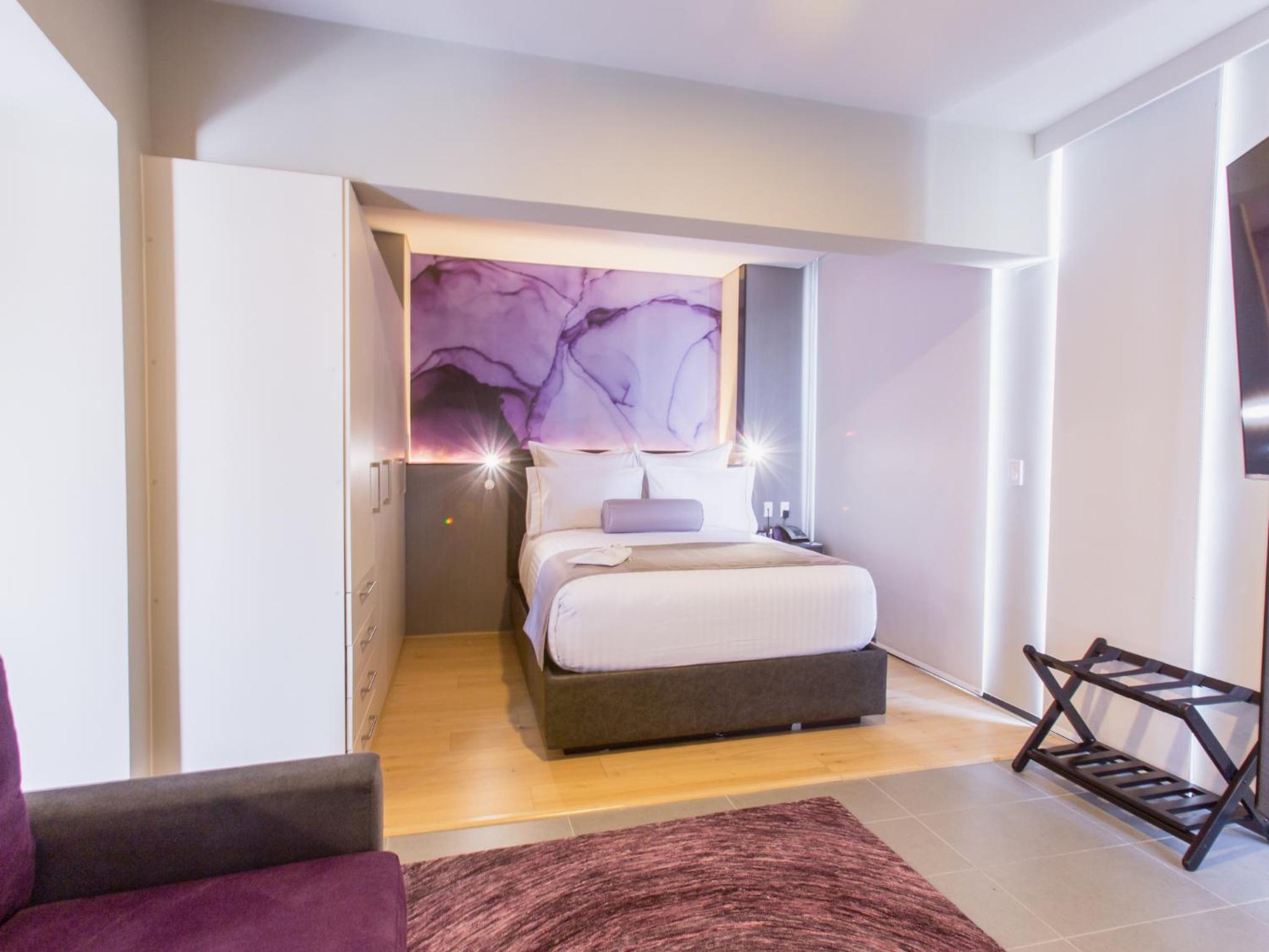 Superior King Suite photo 1