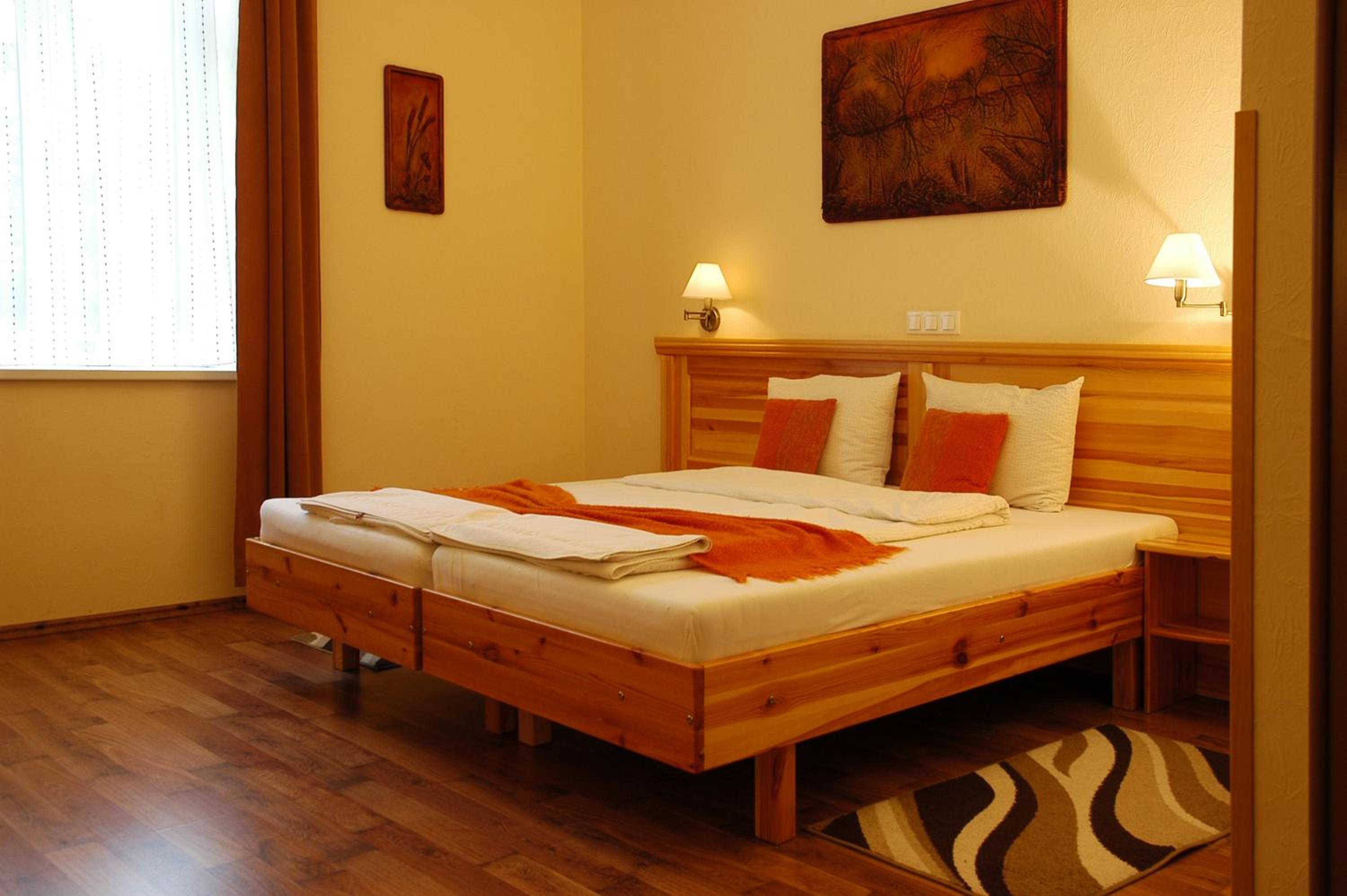 Double or Twin Room - Photo 6