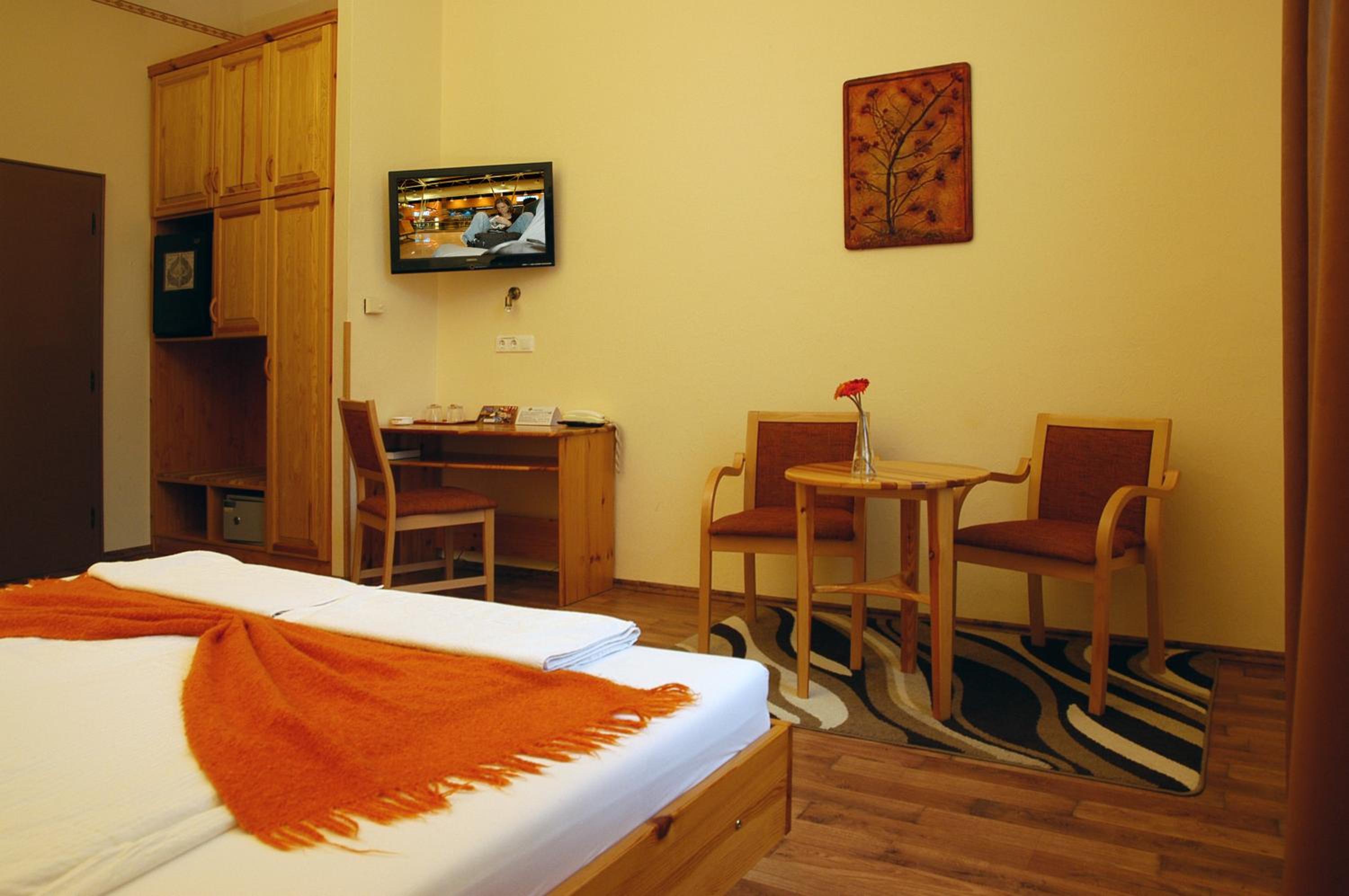 Double or Twin Room - Photo 26