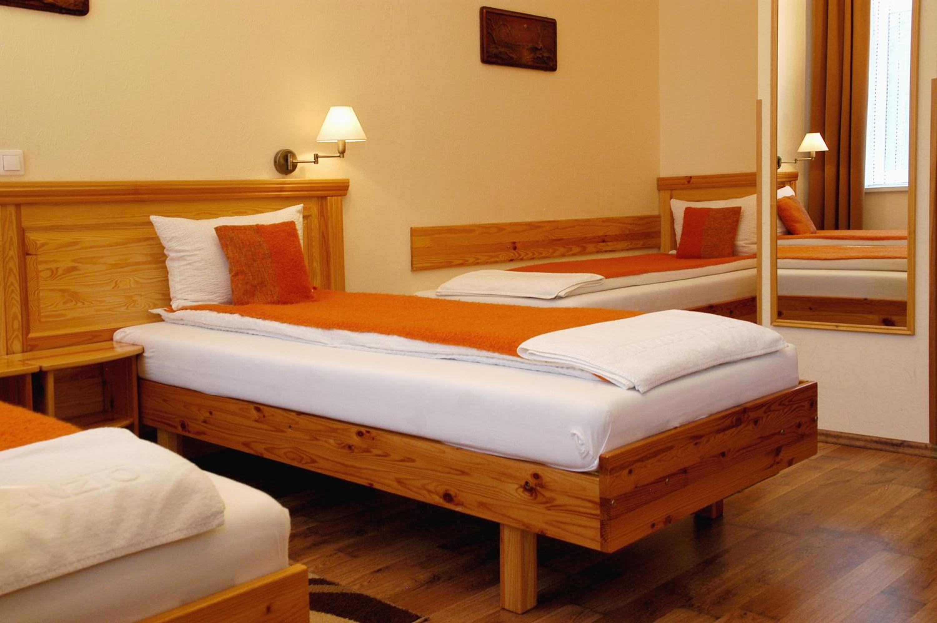 Triple Room - Photo 9