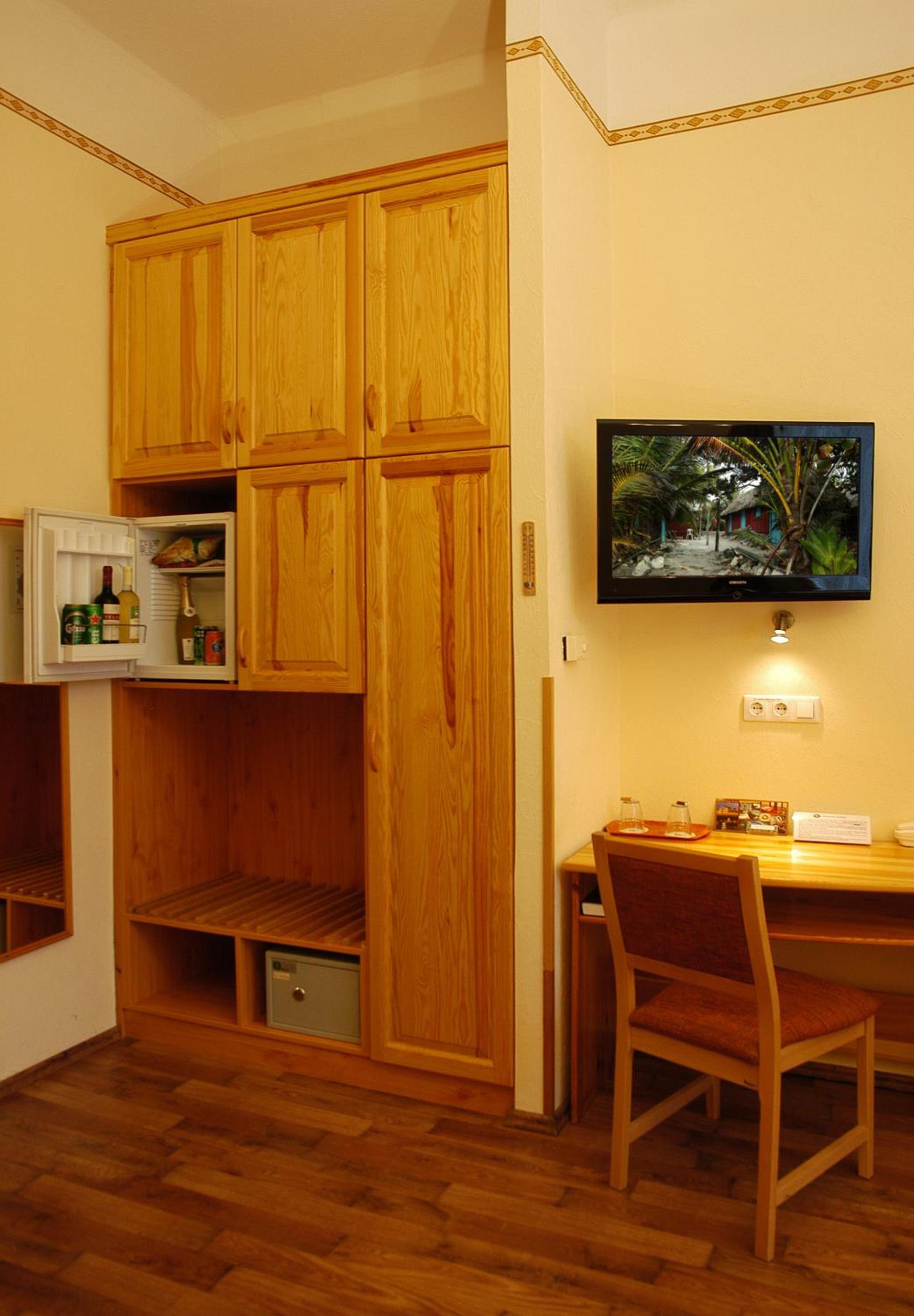 Double or Twin Room - Photo 29