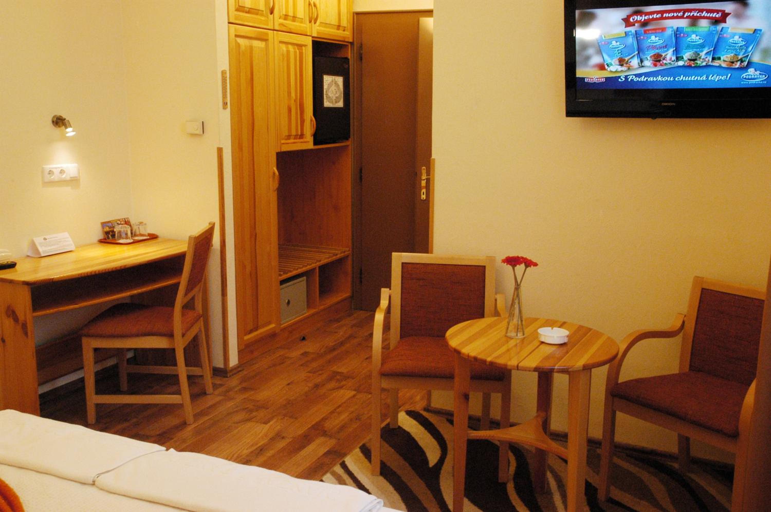 Double or Twin Room - Photo 32