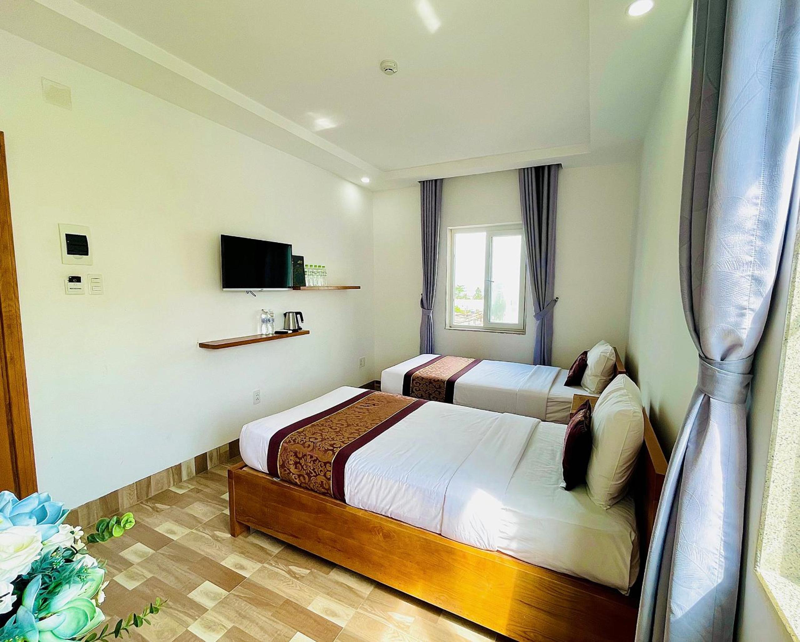 Twin Room - Photo 2