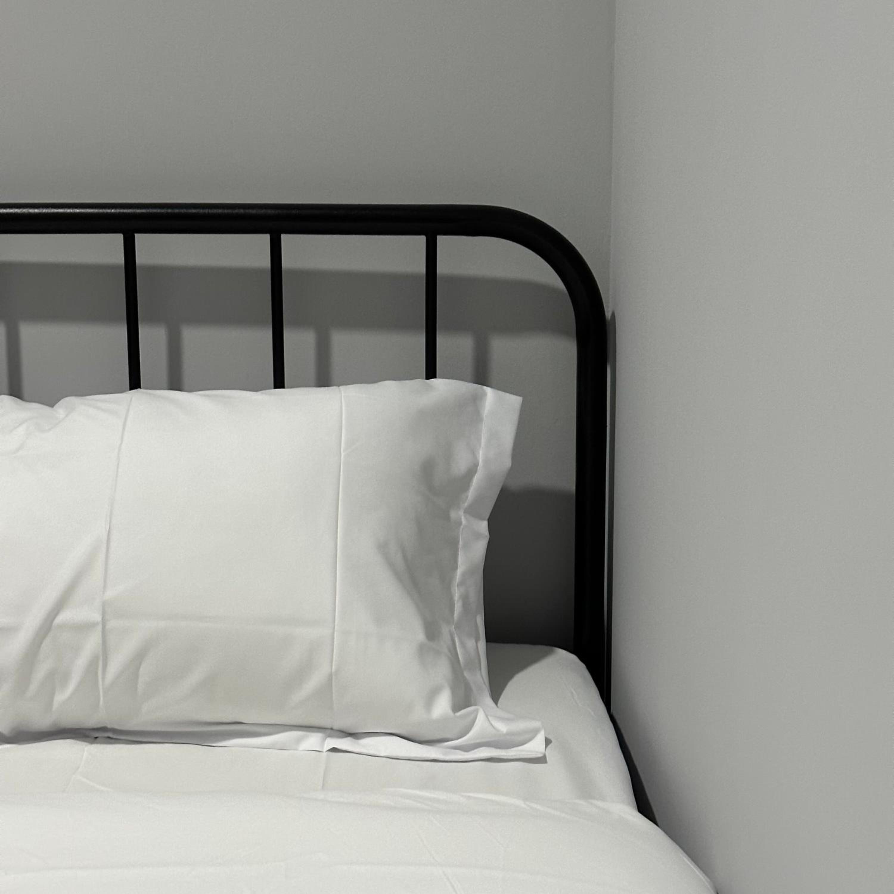 Standard Twin Room - Photo 2