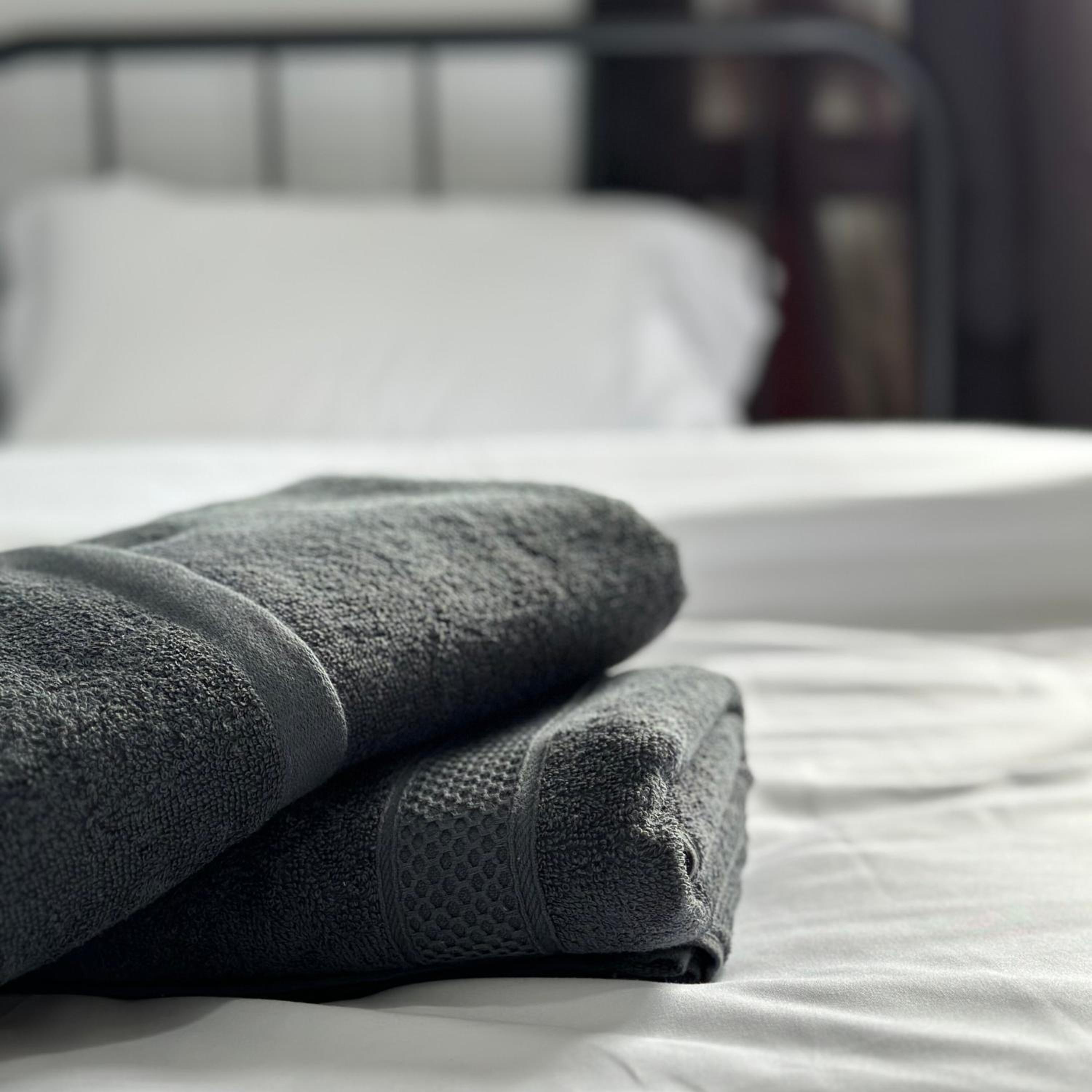 Standard Twin Room - Photo 4
