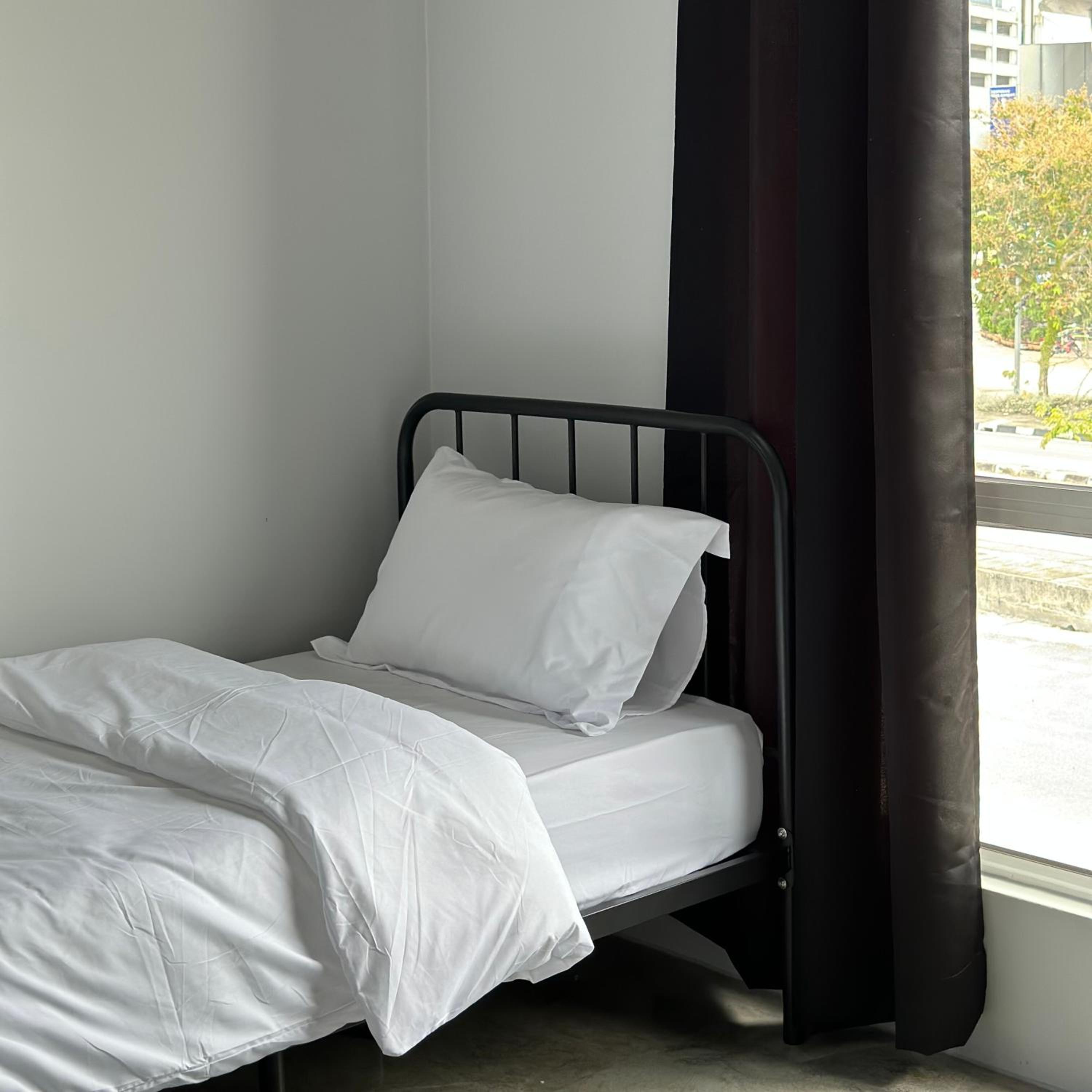 Standard Twin Room - Photo 3