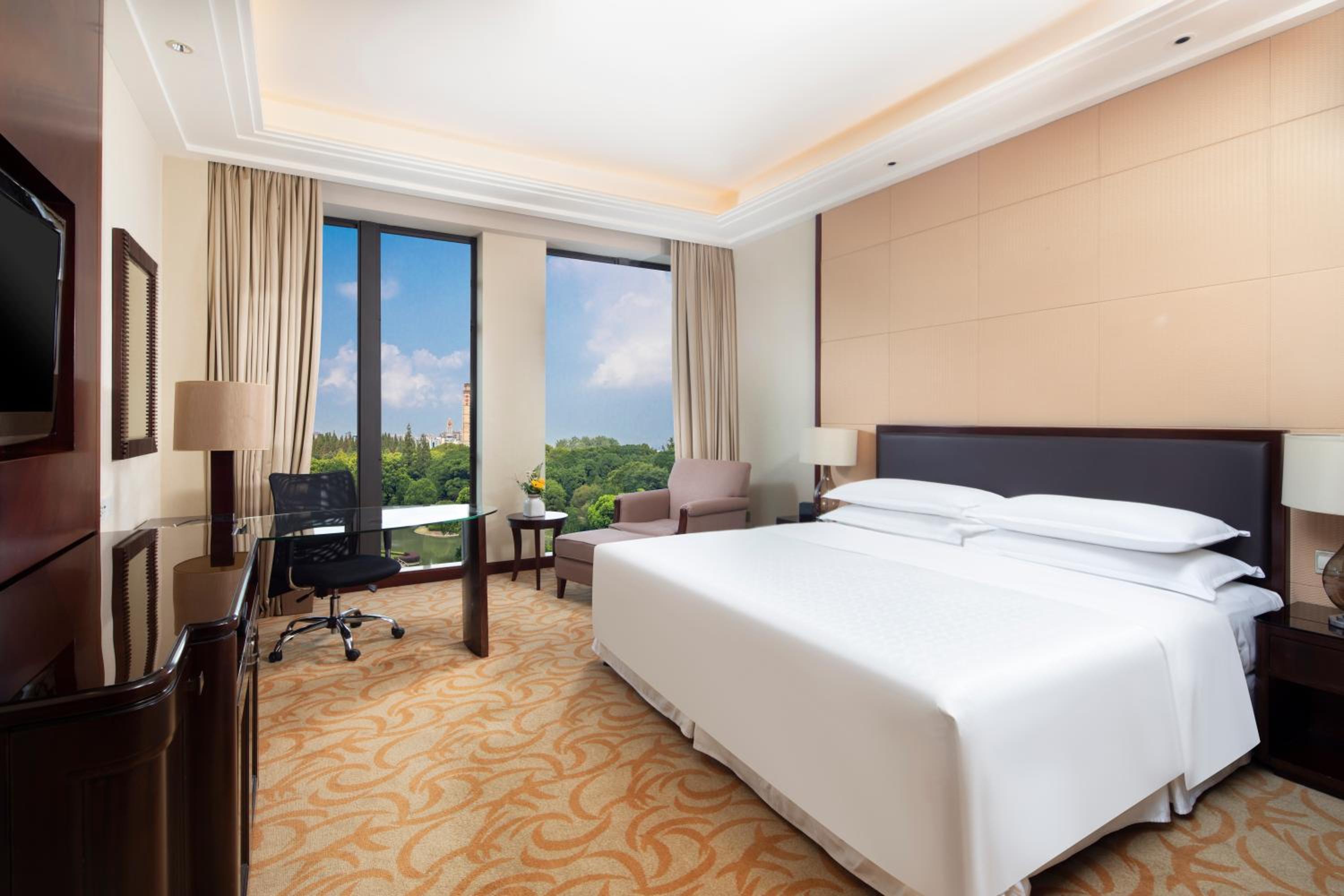 Club King Room with Garden View photo 2