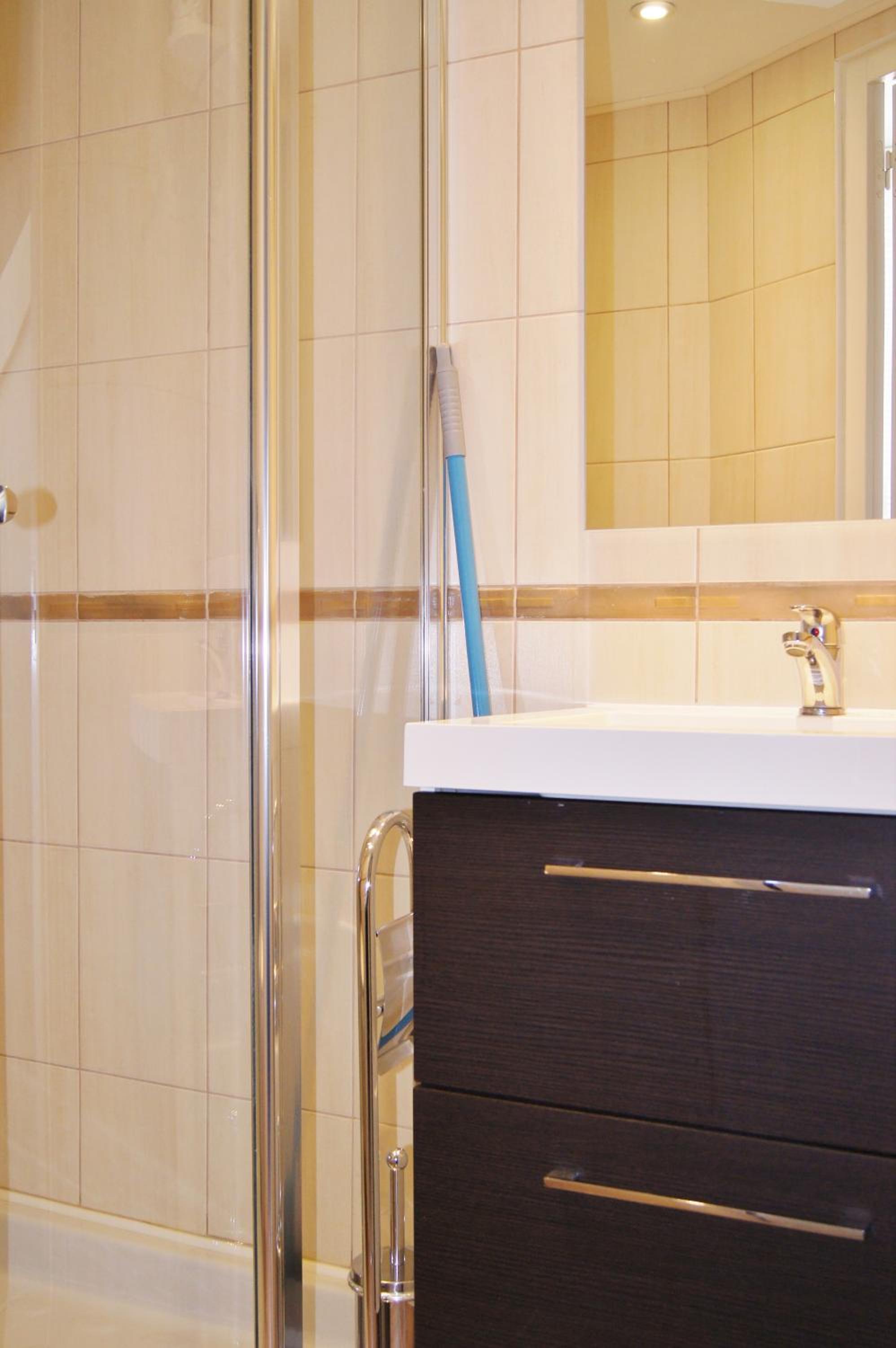 Apartment 8 photo 3
