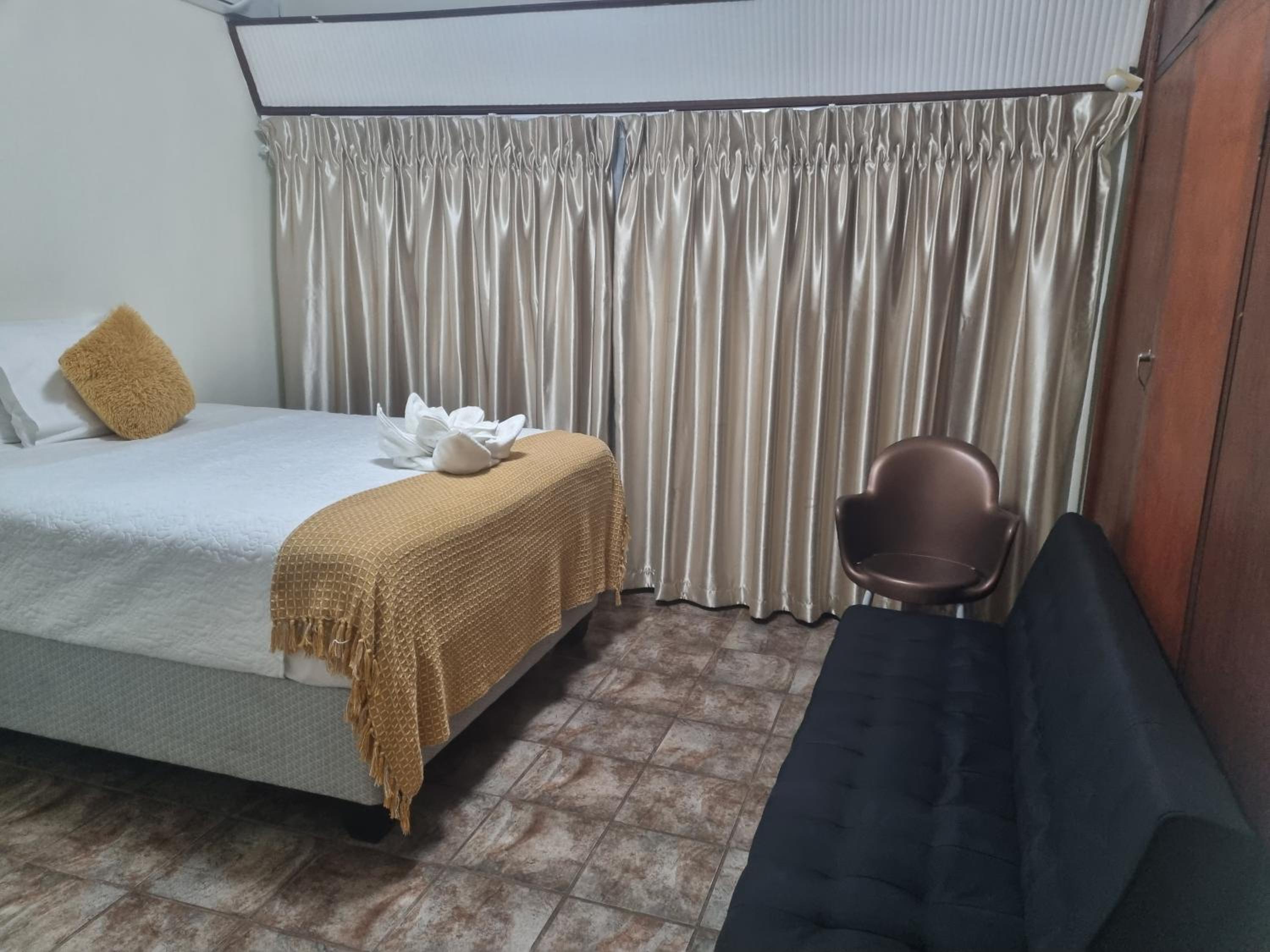 Double Room with Private Bathroom photo 3