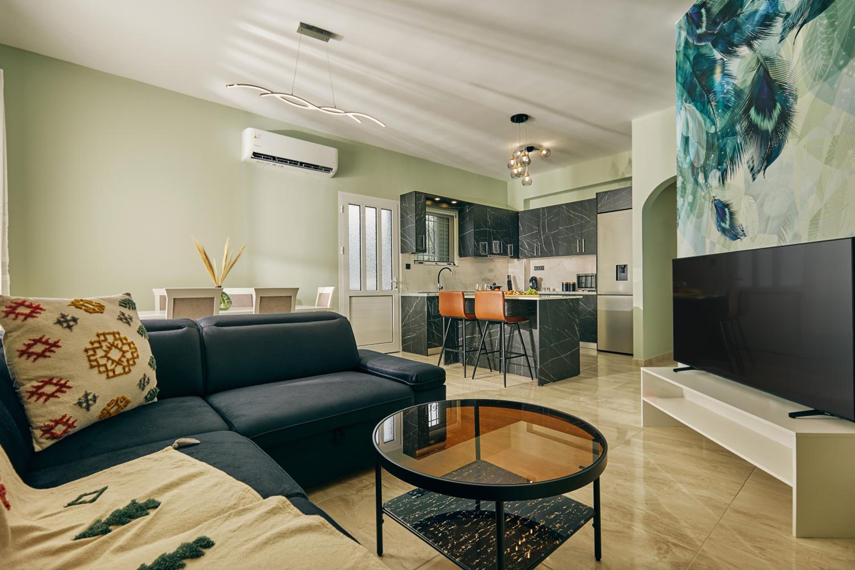 Three-Bedroom Apartment photo 1