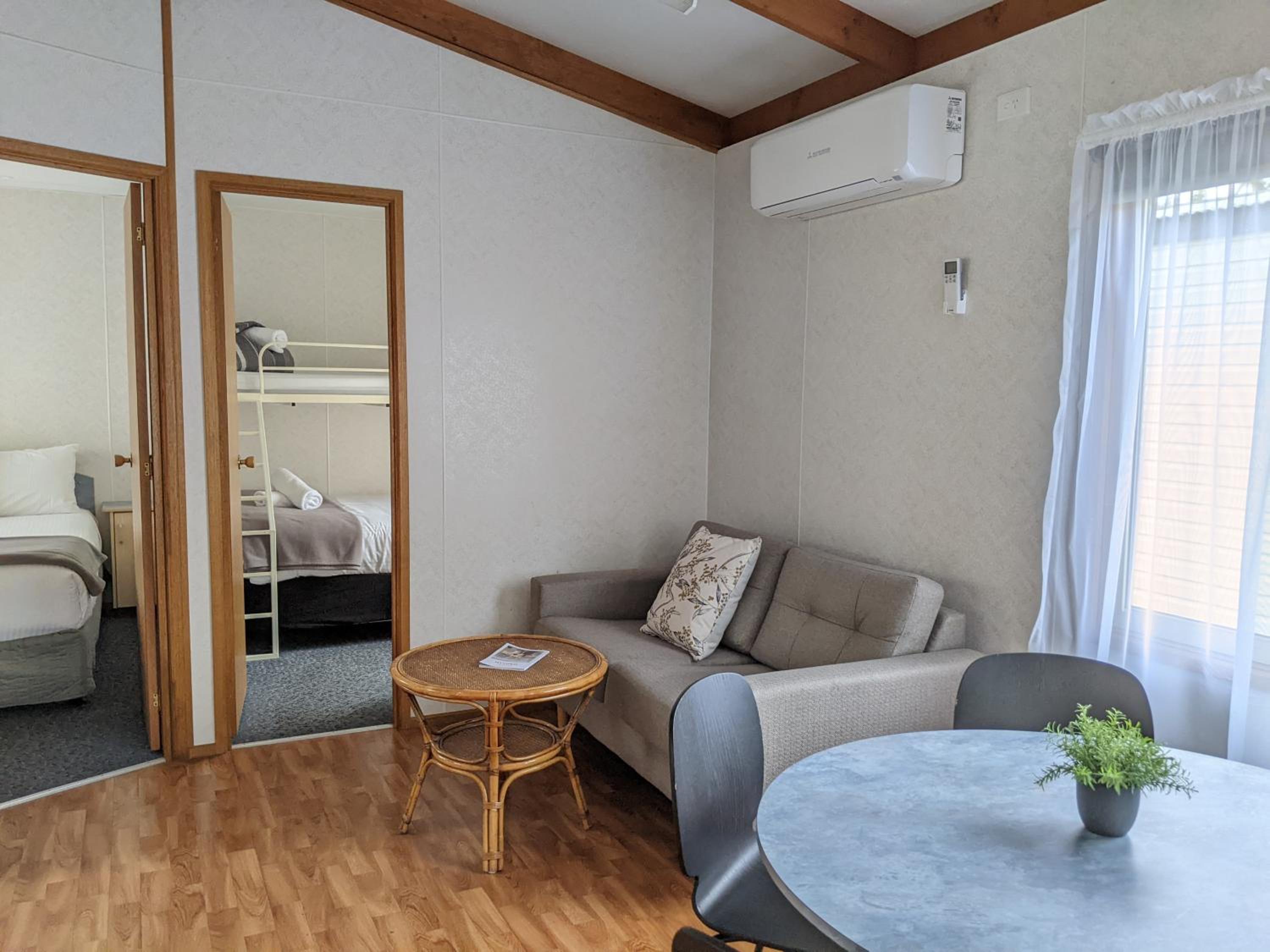 Pet-friendly Lagoon Cabin 5 Berth photo 3