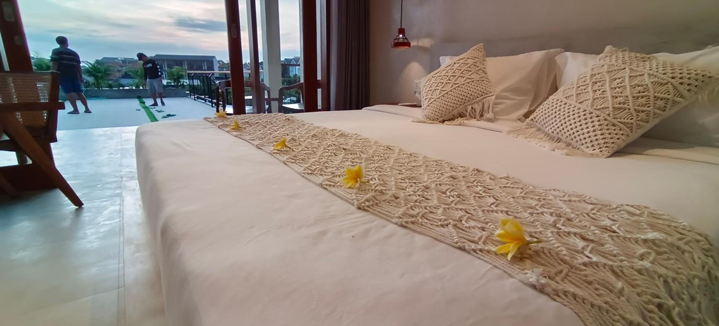 Deluxe Double Room with Balcony - Photo 5