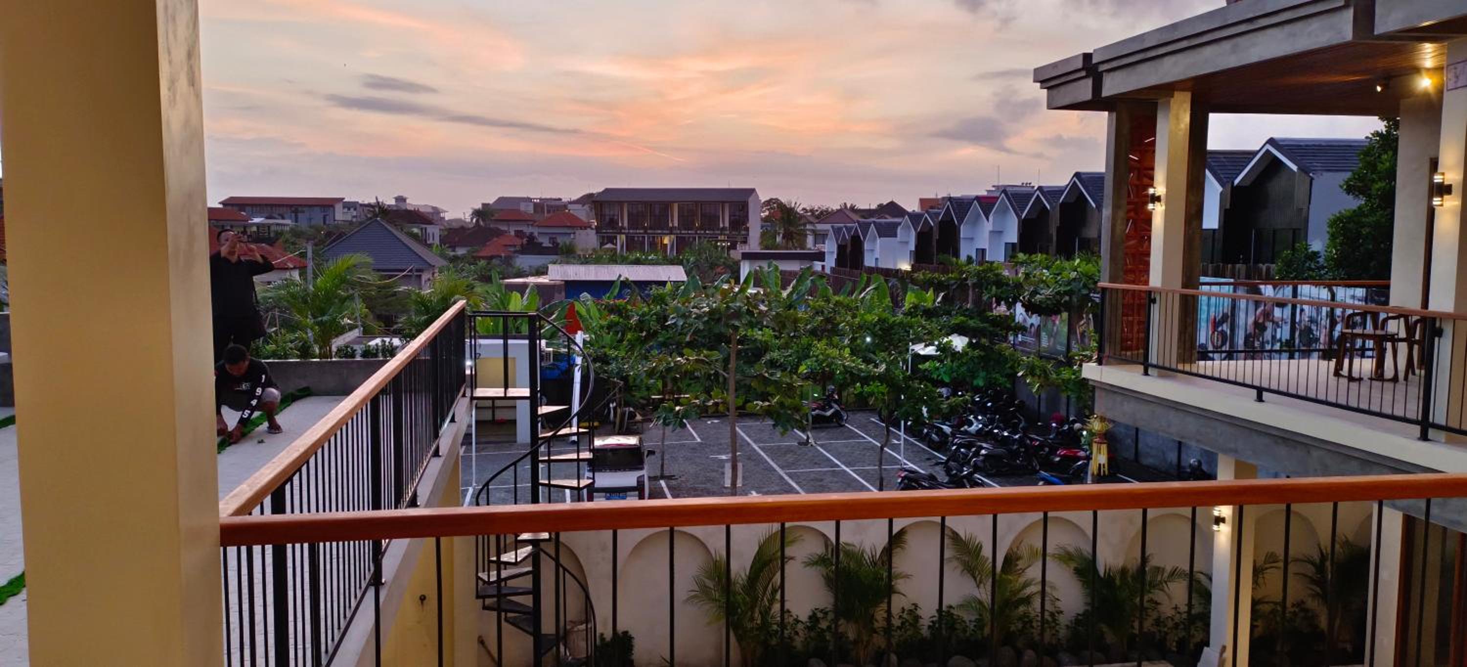 Deluxe Double Room with Balcony - Photo 30